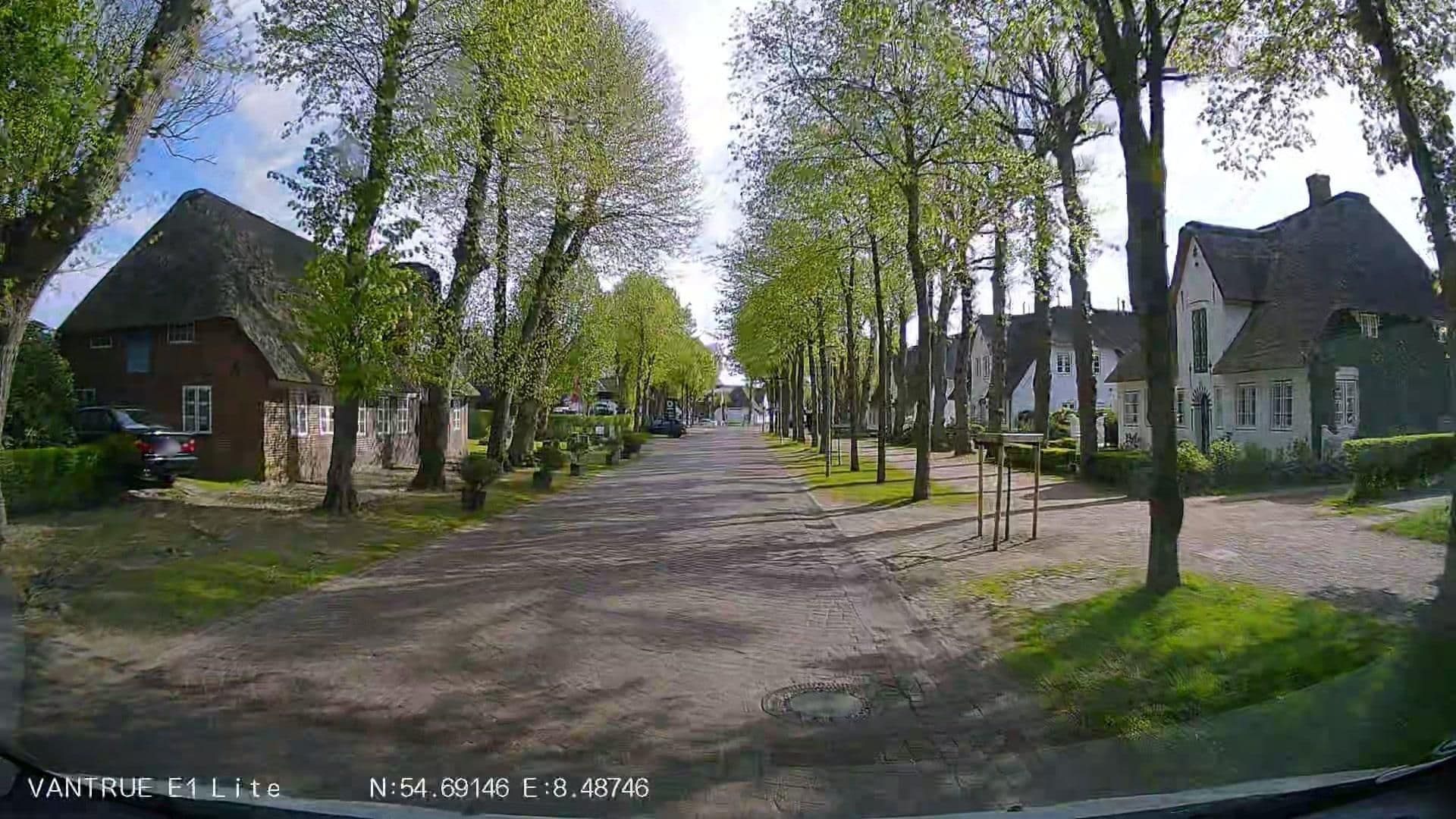Street view near Amanda Petersen, Wyk auf Föhr — © Hightower- (CC BY-SA · Mapillary)
