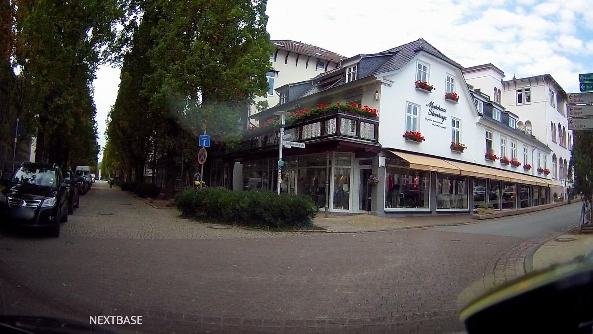 Street view near Hotel Goethe-Haus, Bad Pyrmont — © derlipper (CC BY-SA · Mapillary)