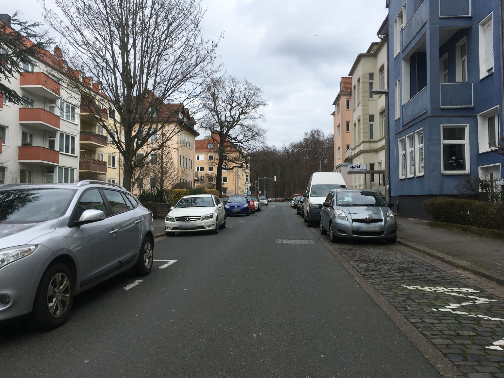Street view near Flora-Garni, Oststadt — © jom (CC BY-SA · Mapillary)