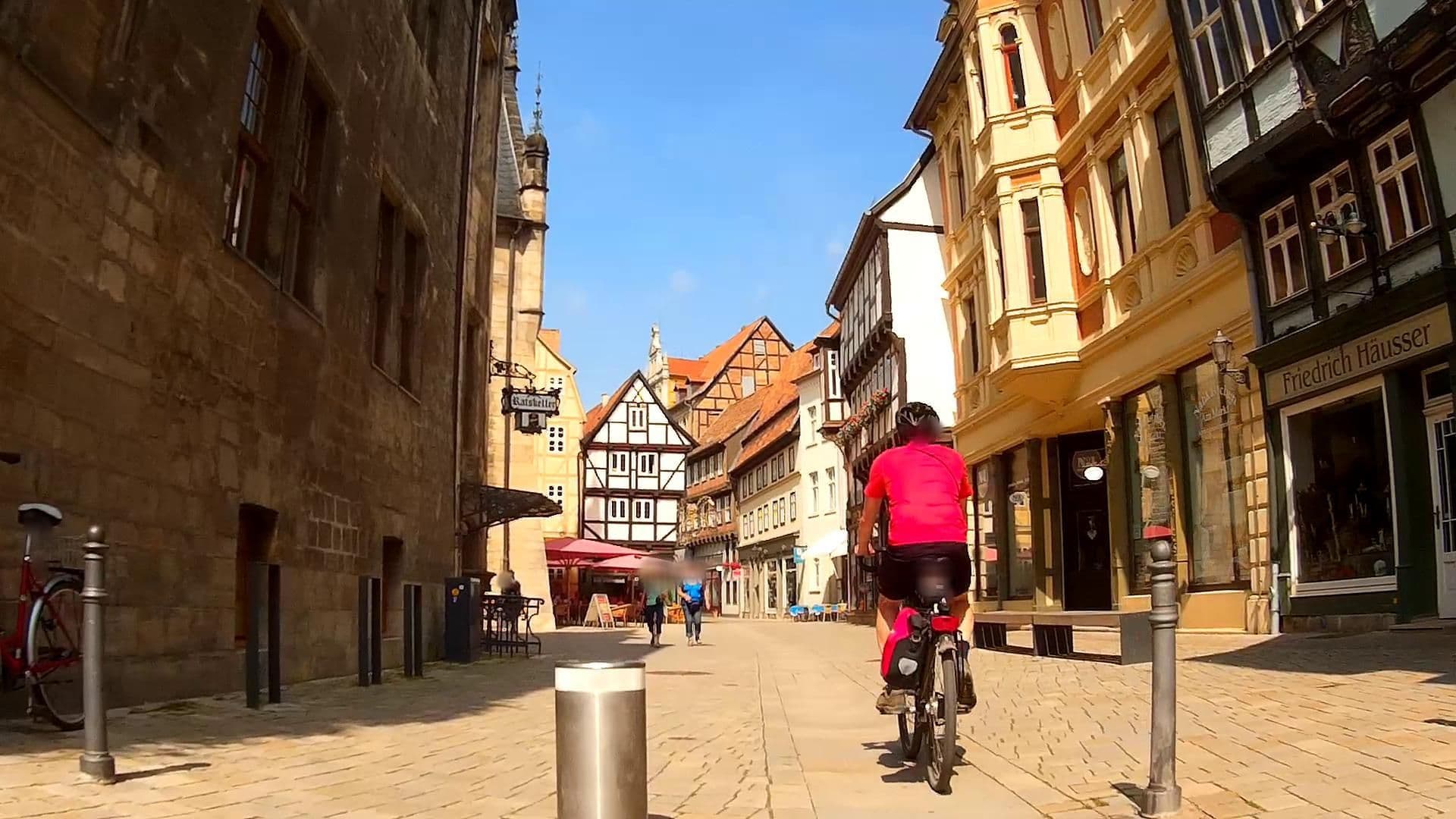 Street view near I. Nähkästchen Am Markt, Quedlinburg — © ligfietser (CC BY-SA · Mapillary)