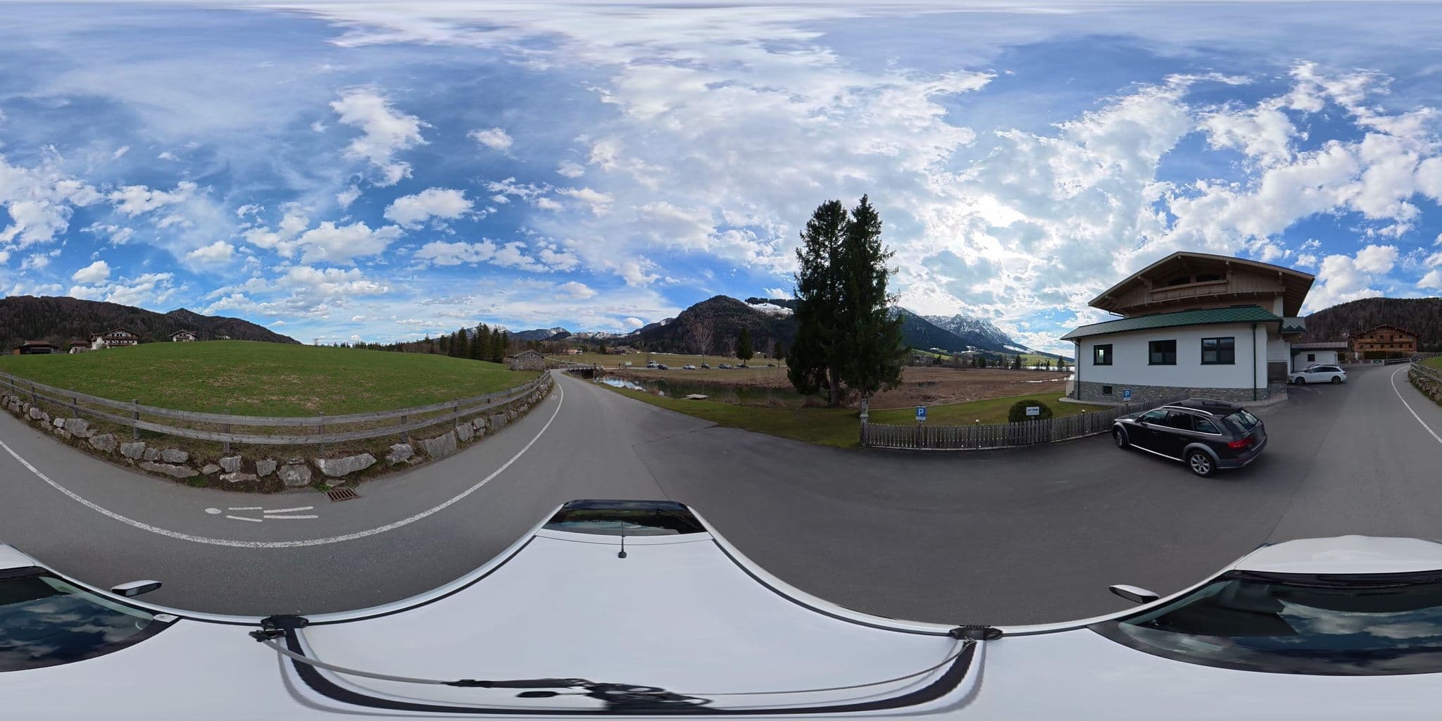 Street view near Essbaum, Kössen — © osmplus_org (CC BY-SA · Mapillary)