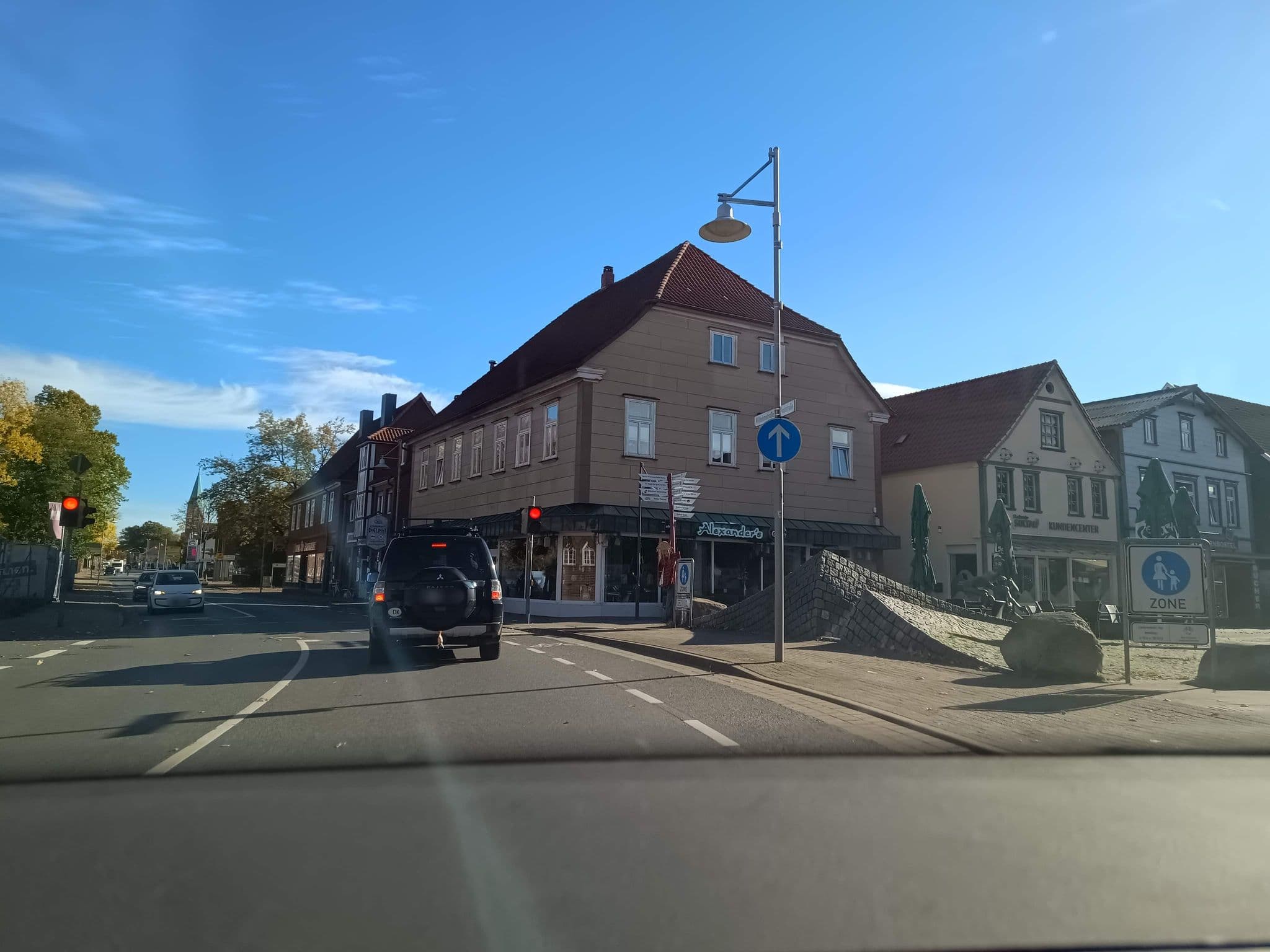 Street view near Hotel Central Vlora Hoxha, Soltau — © zuse (CC BY-SA · Mapillary)