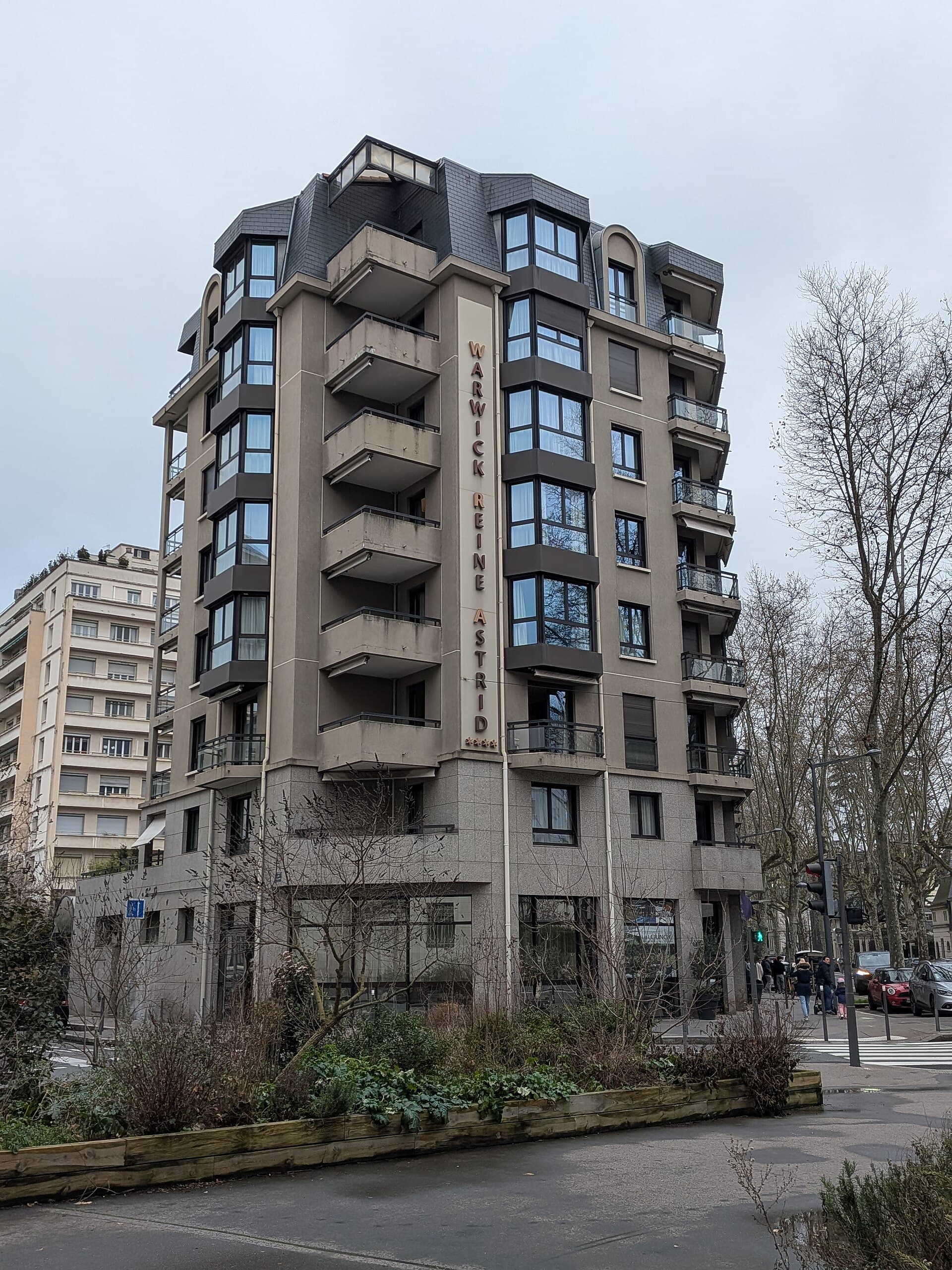 Warwick - Reine Astrid (via Wikimedia Commons, CC BY-SA 4.0)