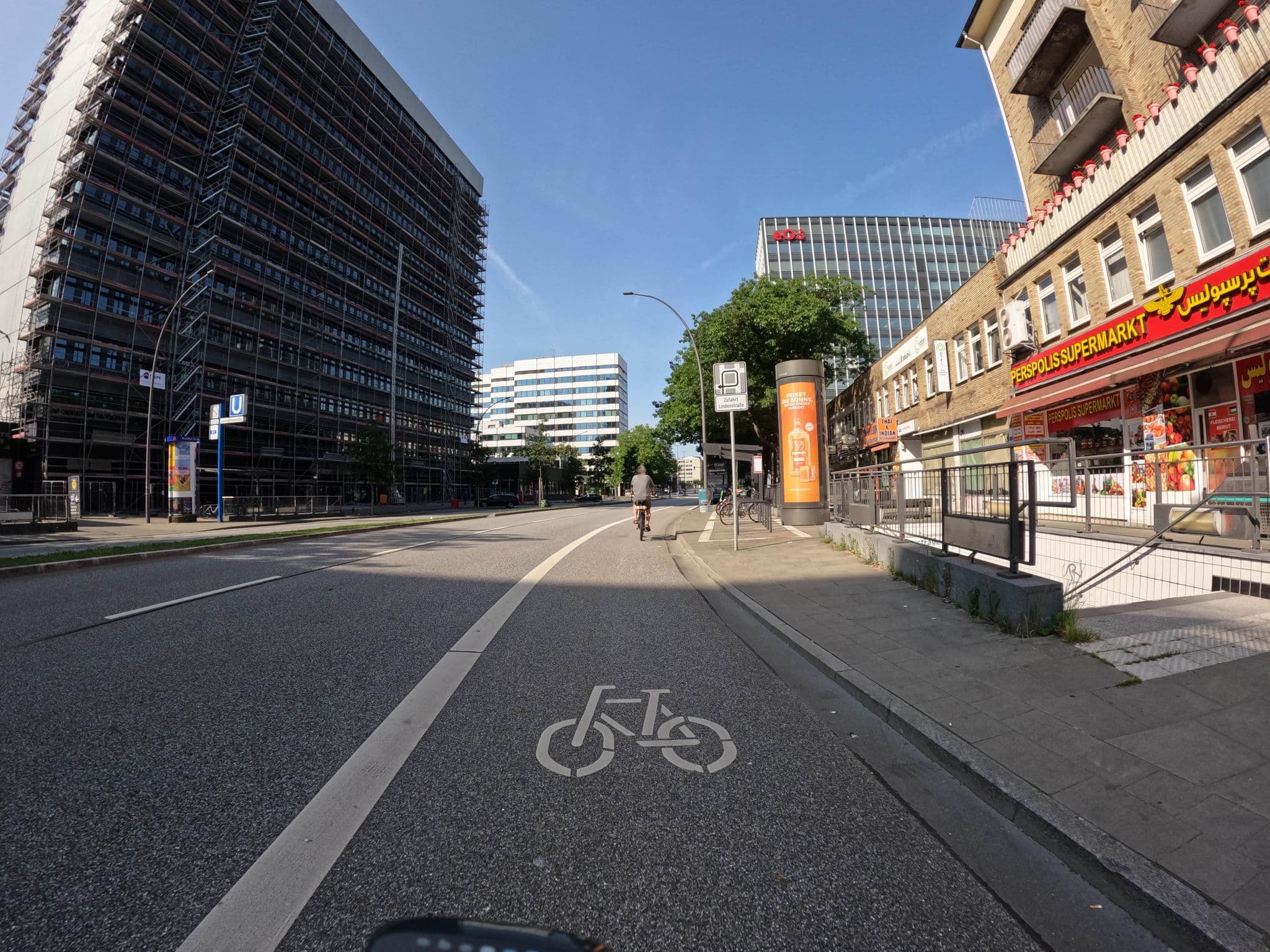 Street view near Hotel Oase, St. Georg — © mjay (CC BY-SA · Mapillary)