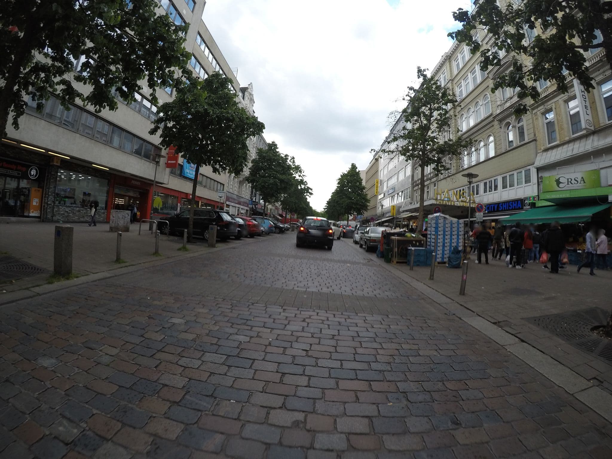 Street view near Hotel Lumen Hamburg, St. Georg — © veloroute_hamburg (CC BY-SA · Mapillary)