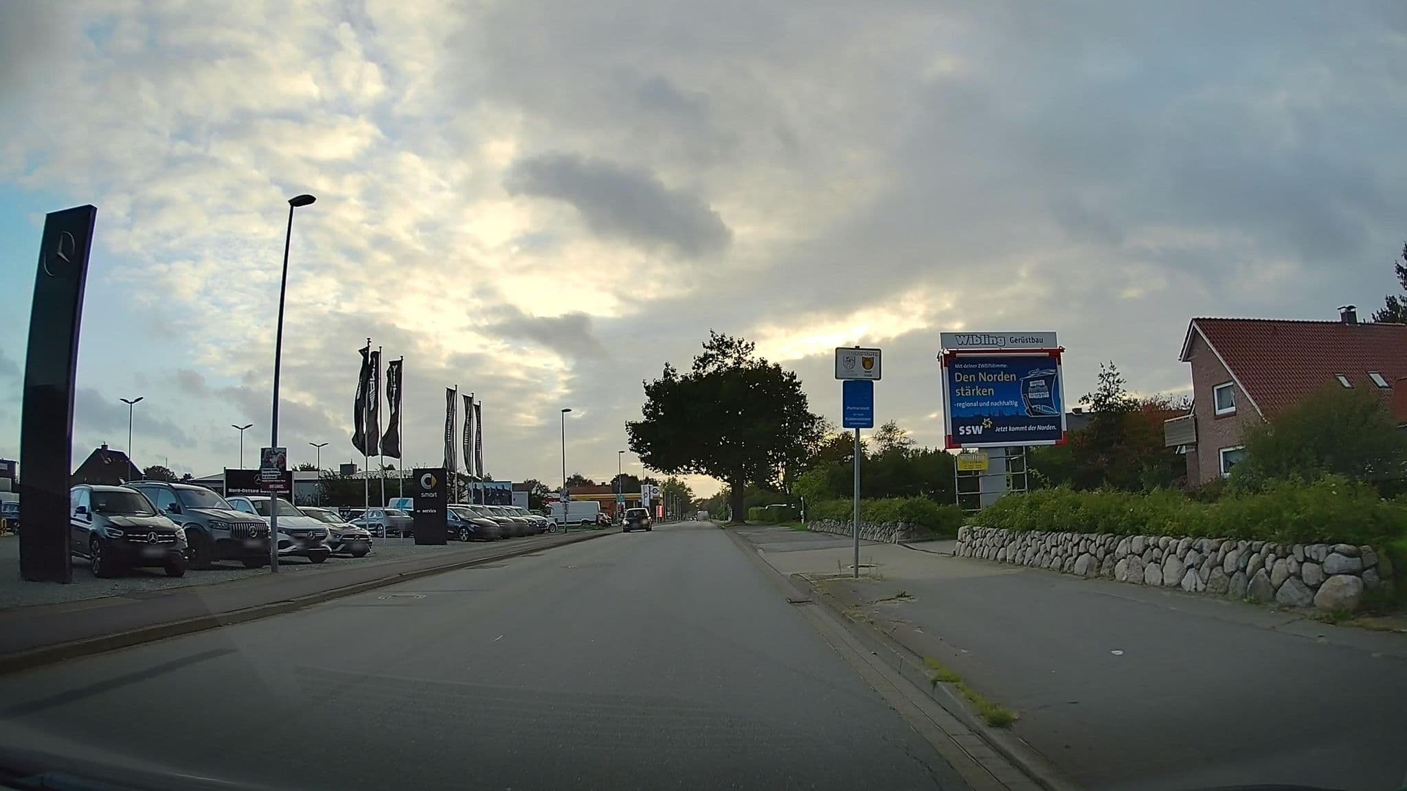 Street view near Hotel Rosenburg e.K., Inhaberin Margit Thomsen, Husum — © hendel (CC BY-SA · Mapillary)
