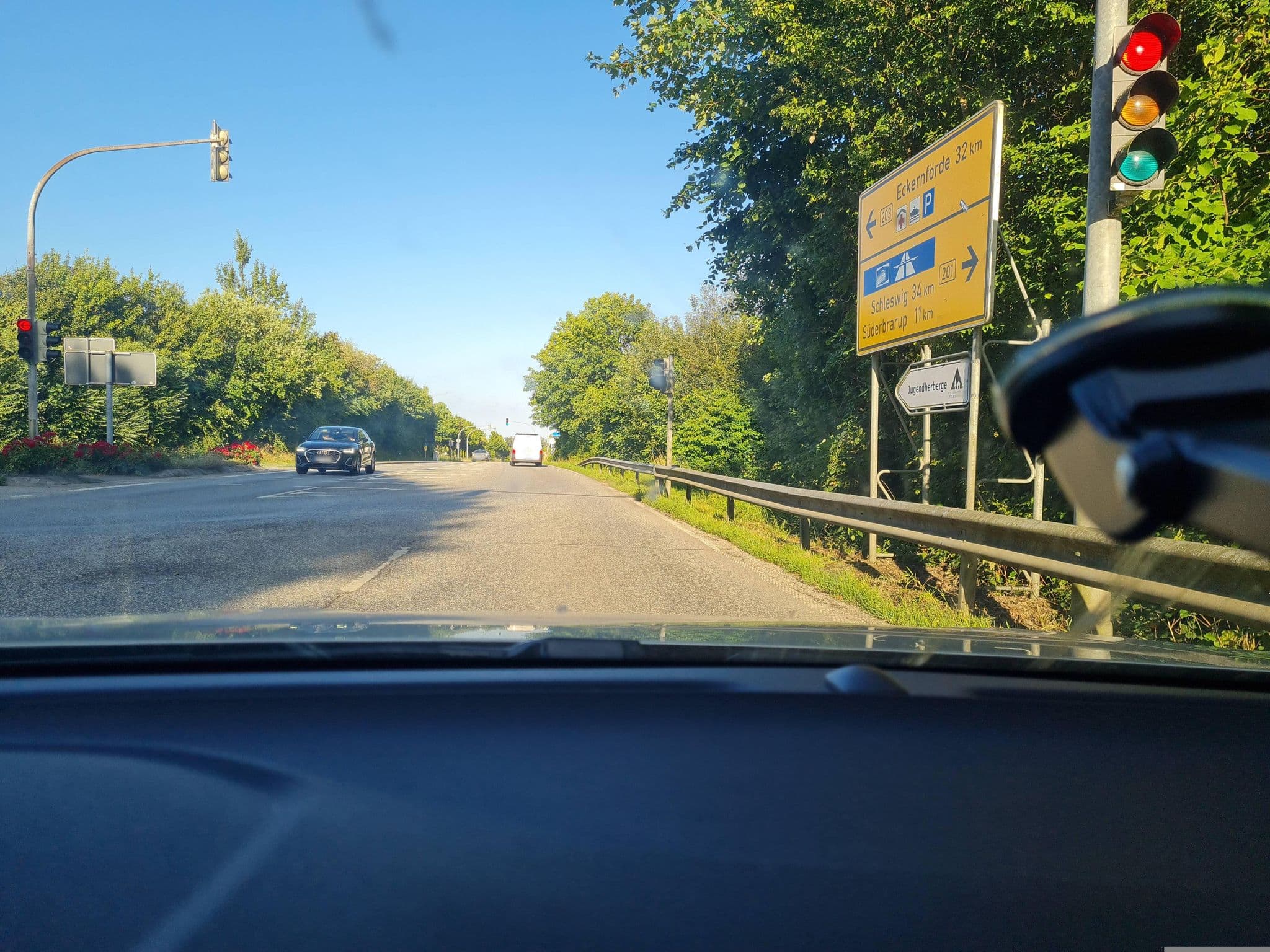 Street view near Corinna & Klaus-Gerd Petersen Bauernhof Petersen, Kappeln — © diecookieente (CC BY-SA · Mapillary)