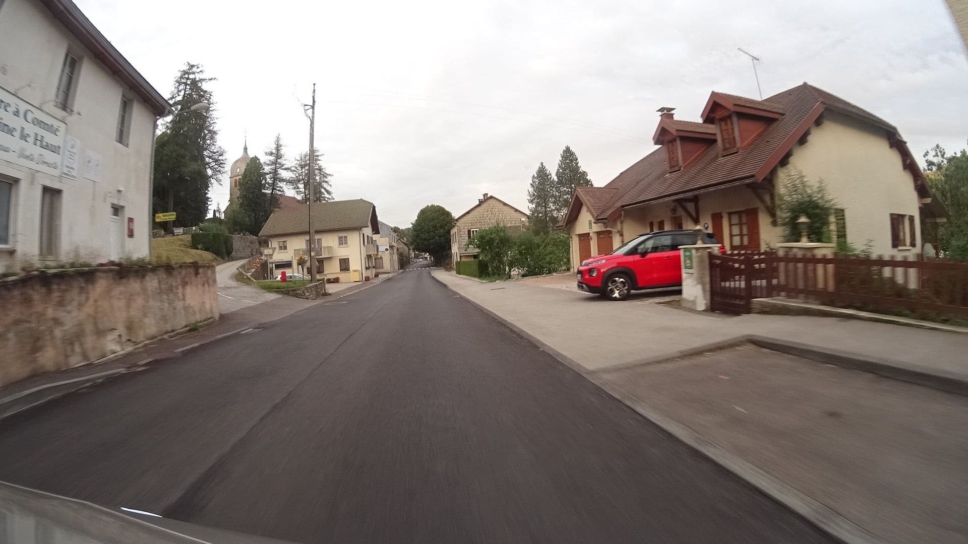Street view near Gîte du Jura, Saint-Laurent-en-Grandvaux — © tanonin (CC BY-SA · Mapillary)