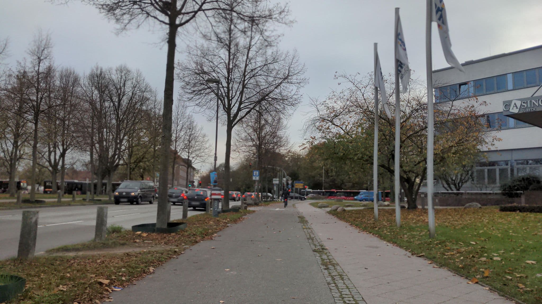 Street view near Moevenpick Hotel Luebeck, Lübeck — © rasmustravemnd (CC BY-SA · Mapillary)