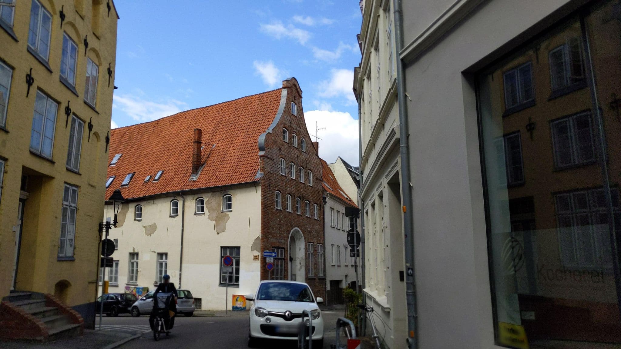 Street view near Ferienwohnung zum Burgtor, Lübeck — © rasmustravemnd (CC BY-SA · Mapillary)