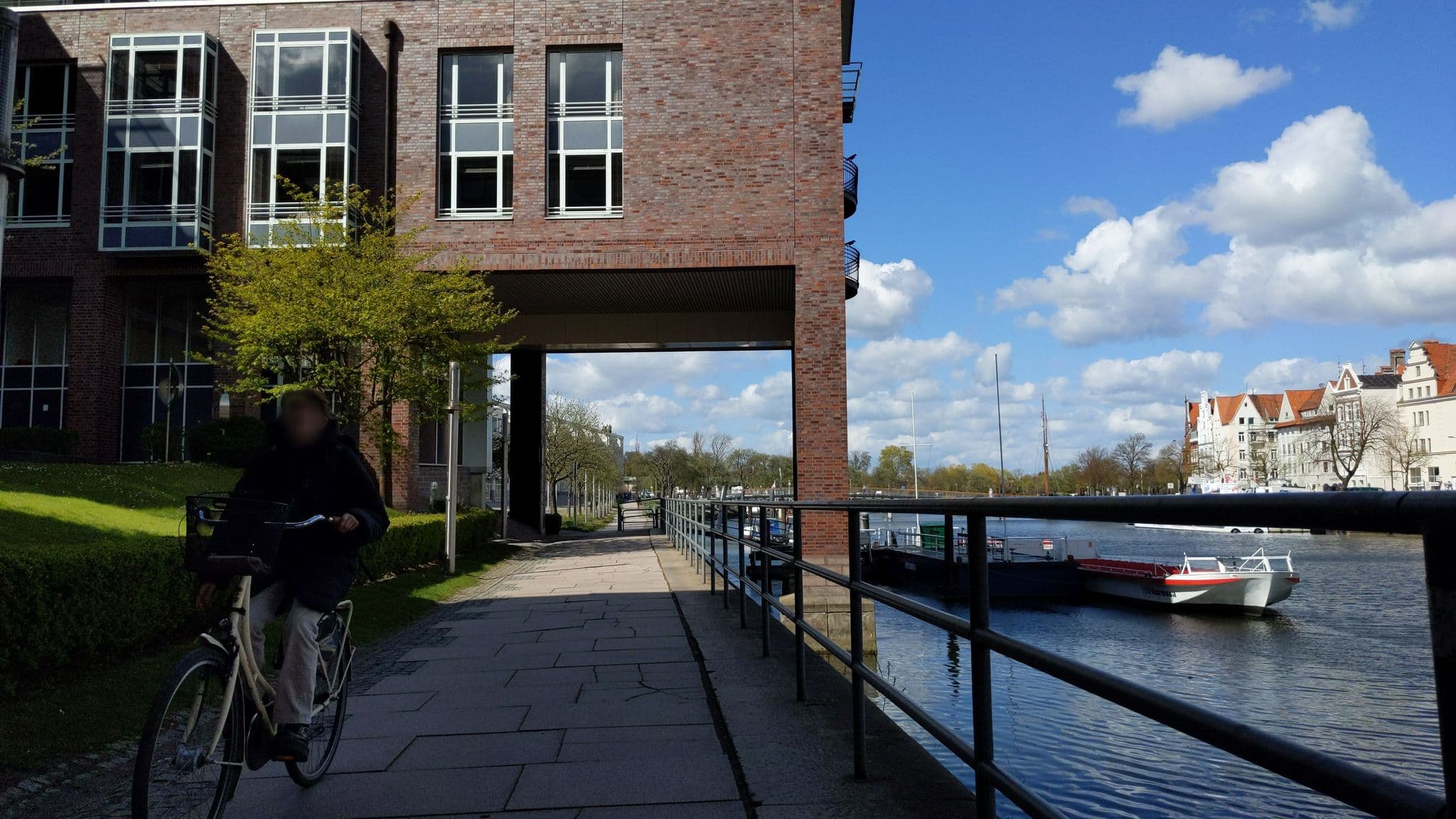 Street view near Smokers Lounge, Lübeck — © rasmustravemnde (CC BY-SA · Mapillary)