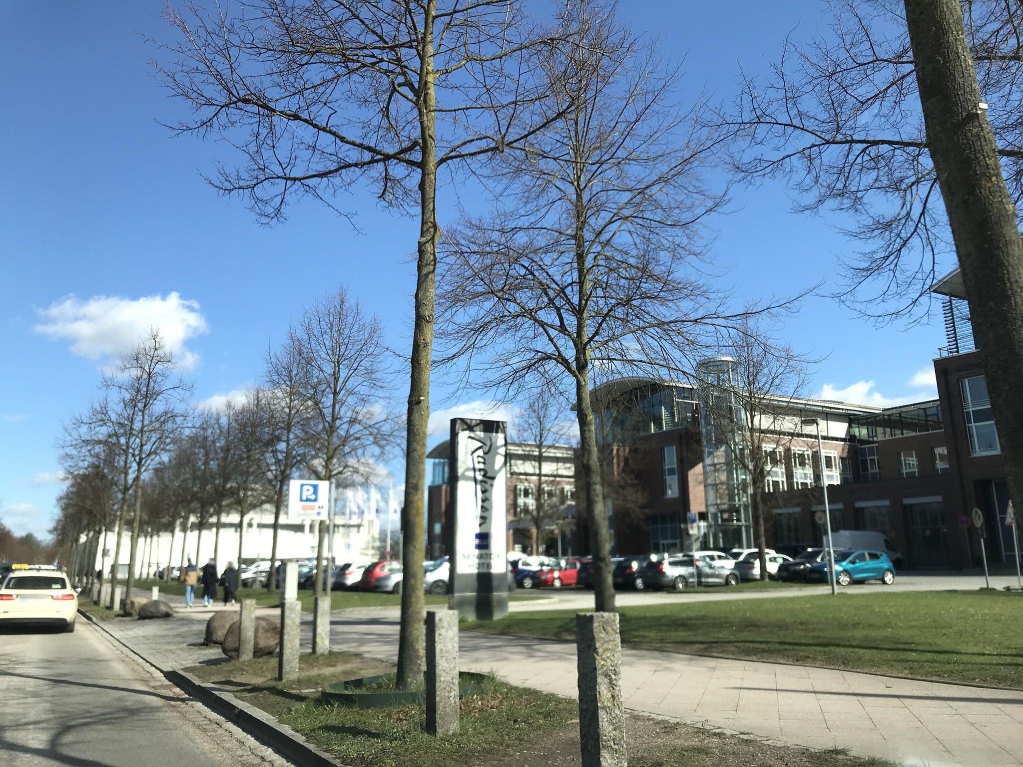 Street view near Senator Hotel GmbH, Lübeck — © juliansaa_ (CC BY-SA · Mapillary)
