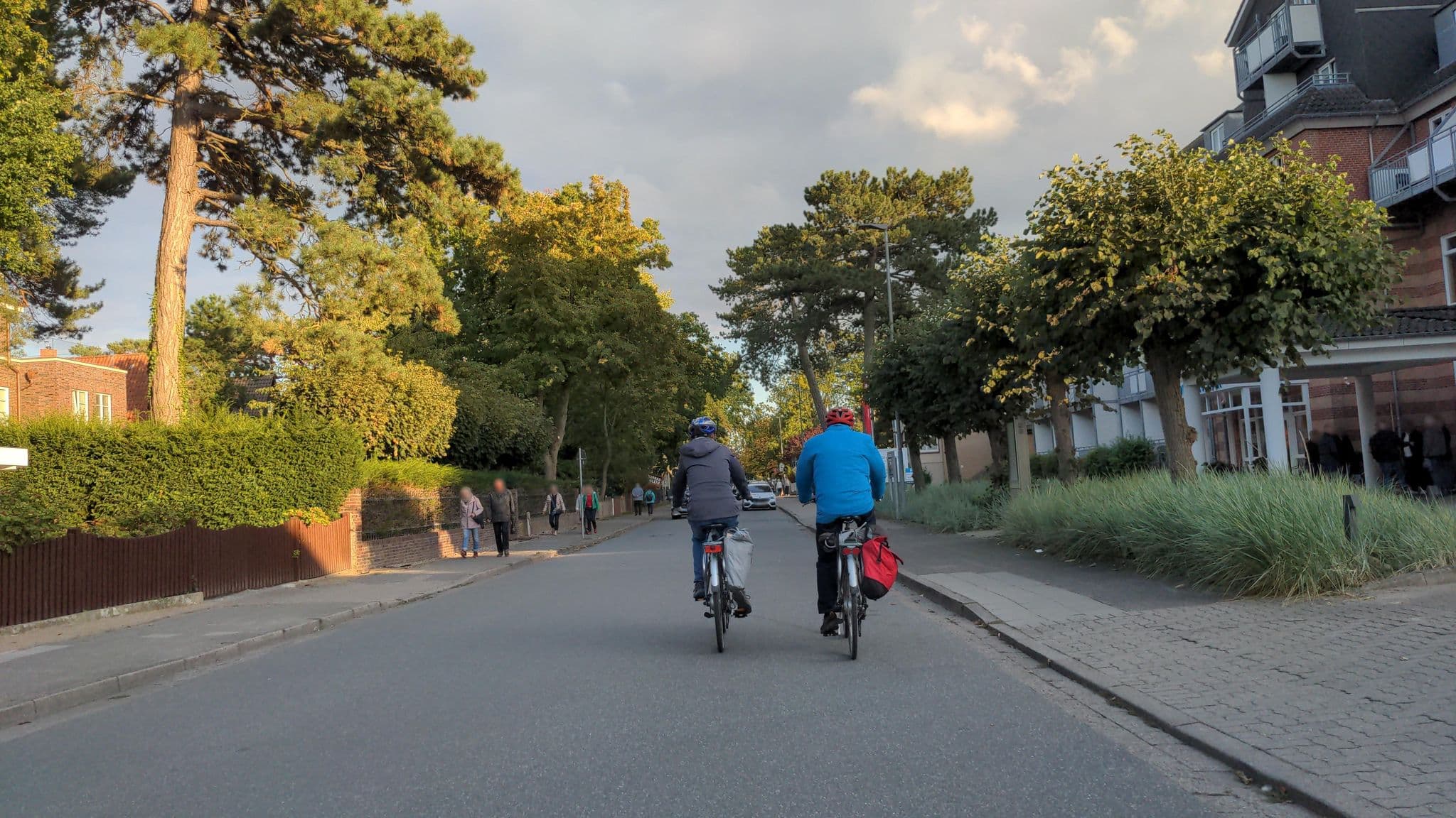 Street view near Lindner Country & Strand Hotel Timmendorfer Strand, Timmendorfer Strand — © rasmustravemnd (CC BY-SA · Mapillary)