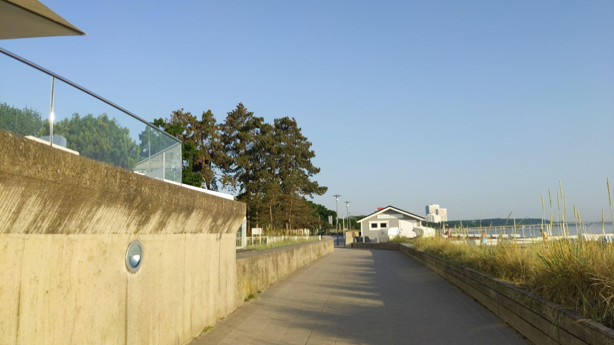 Street view near Grand Hotel Seeschlösschen, Timmendorfer Strand — © rasmustrave1 (CC BY-SA · Mapillary)