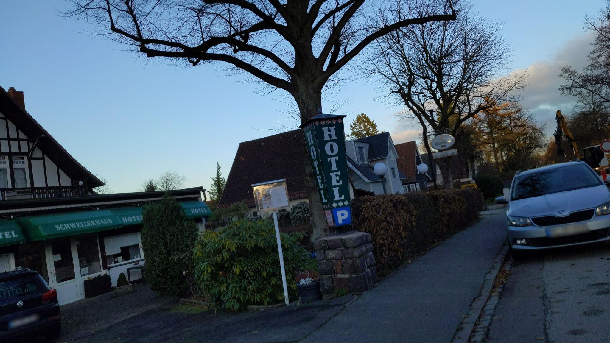Street view near Schweizerhaus, Lübeck — © rasmustravemnd (CC BY-SA · Mapillary)