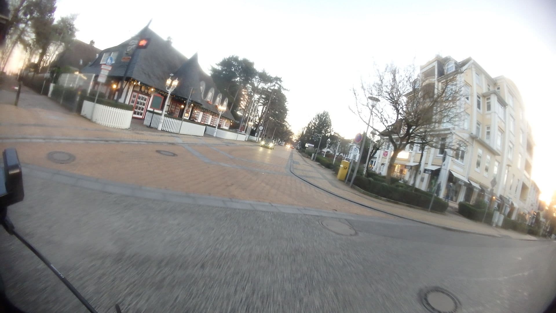 Street view near Ferienappartements Eva Mar, Timmendorfer Strand — © rasmustravemnd (CC BY-SA · Mapillary)