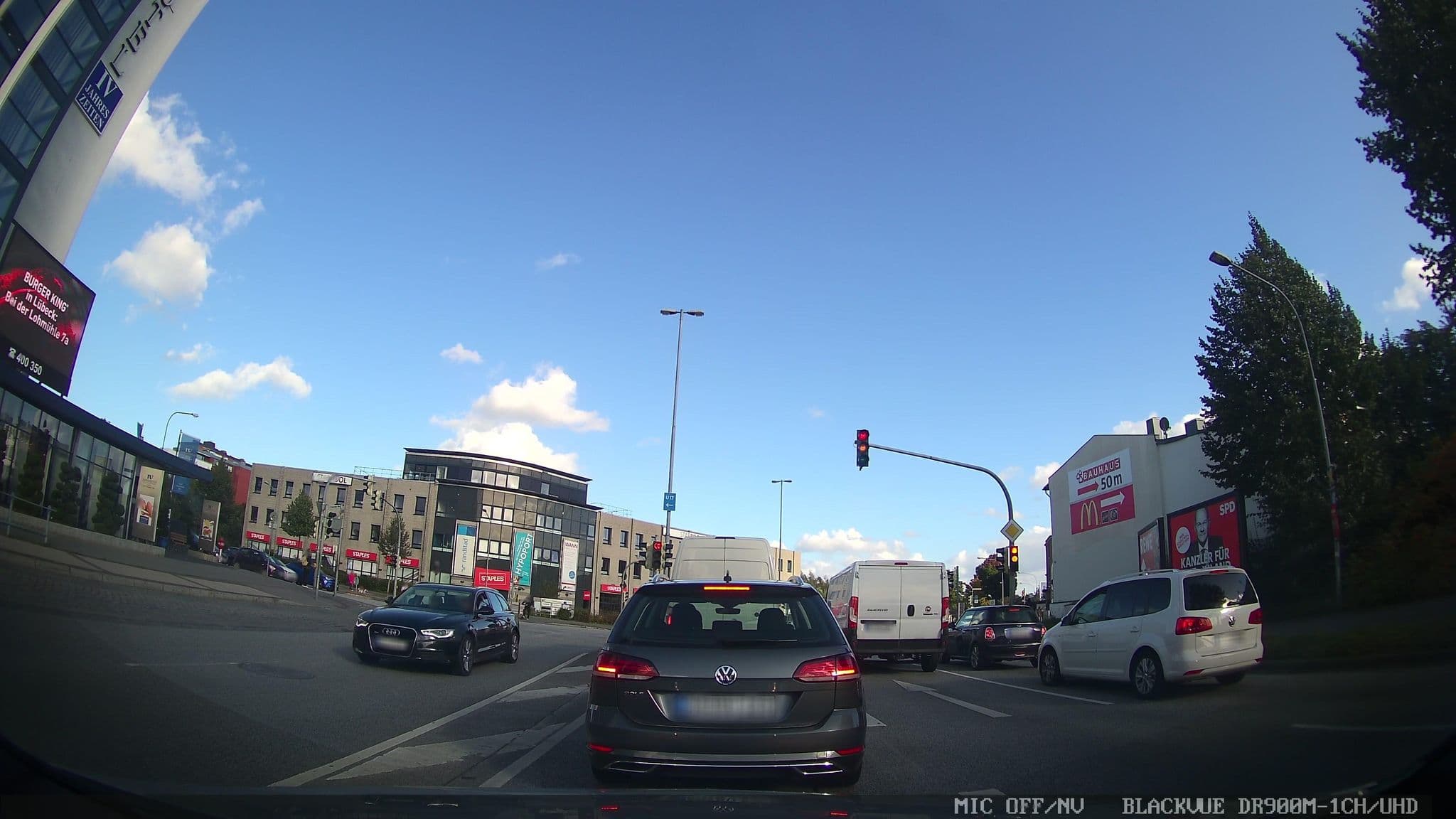 Street view near Viva Hotel Lübeck, Lübeck — © chuck (CC BY-SA · Mapillary)