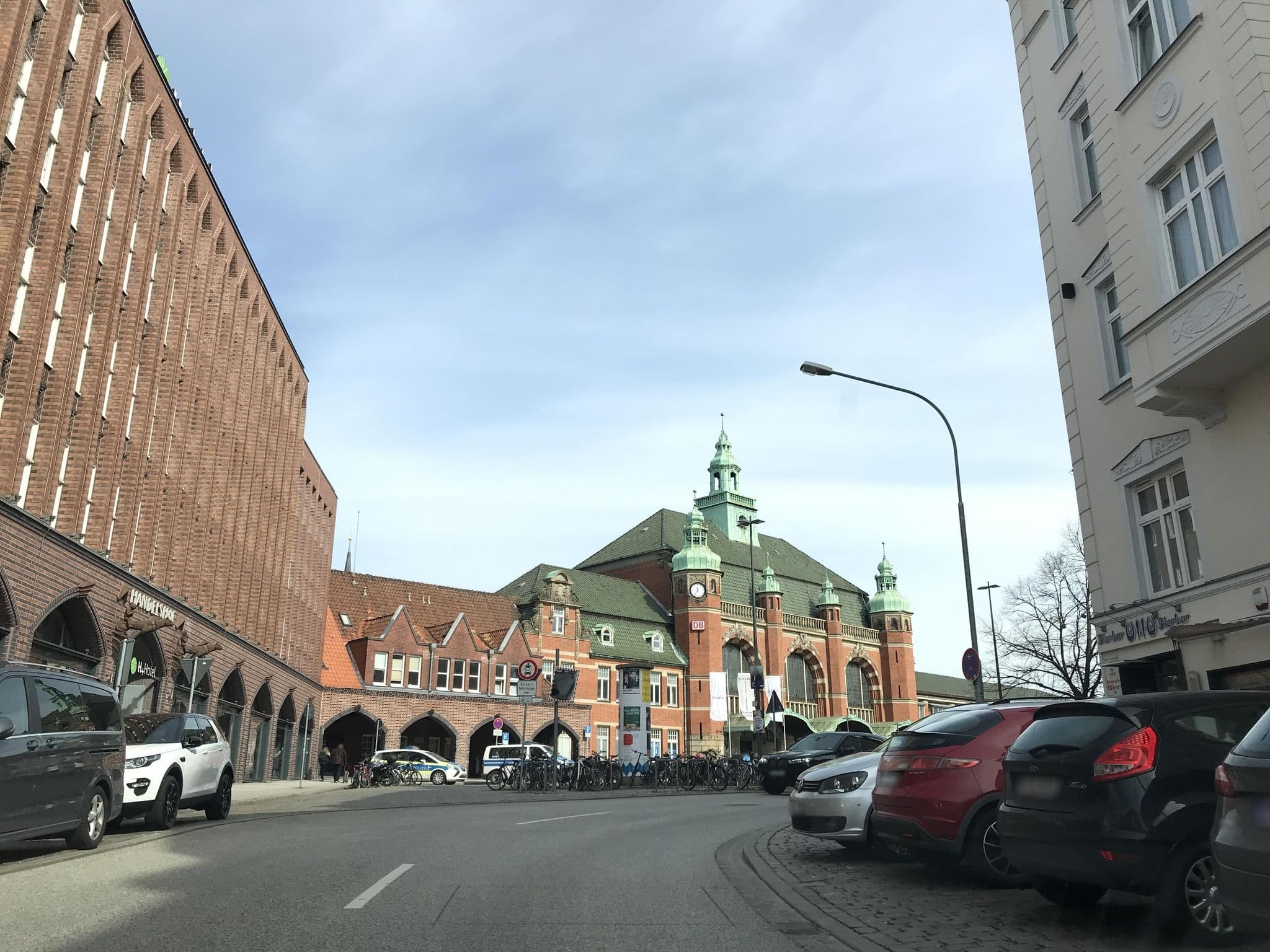 Street view near Hotel Stadt Lübeck, Lübeck — © juliansaa_ (CC BY-SA · Mapillary)