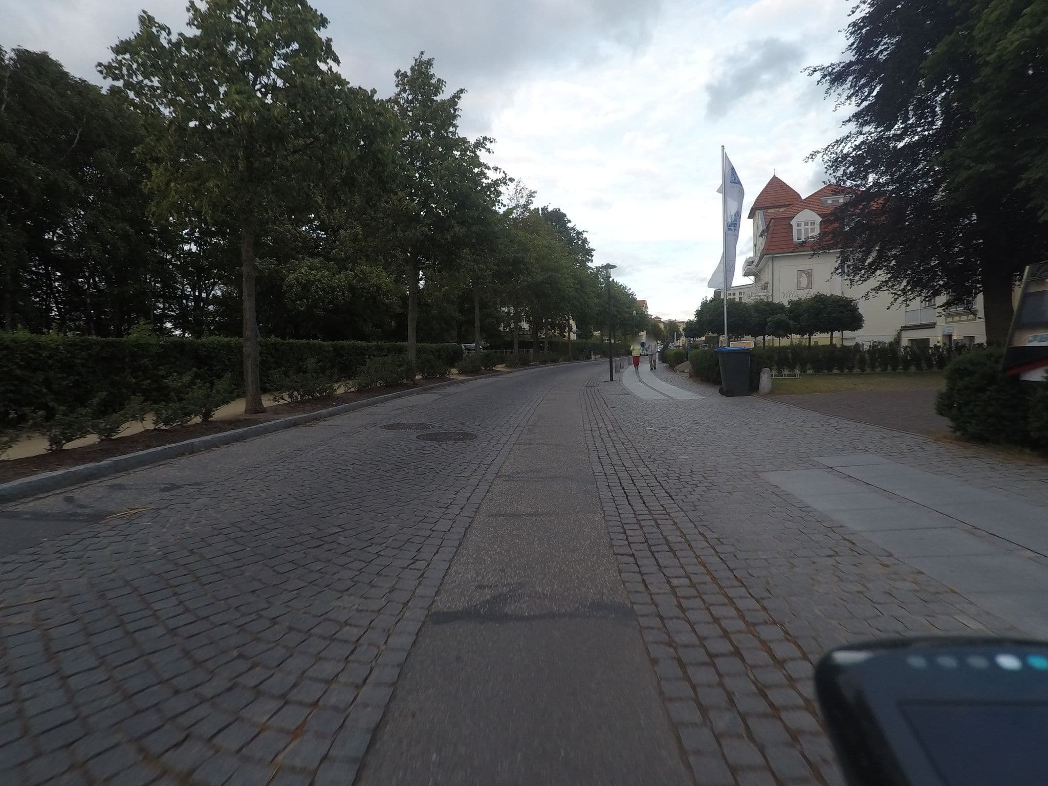 Street view near Hotel Strandperle, Ostseebad Kühlungsborn — © mjay (CC BY-SA · Mapillary)