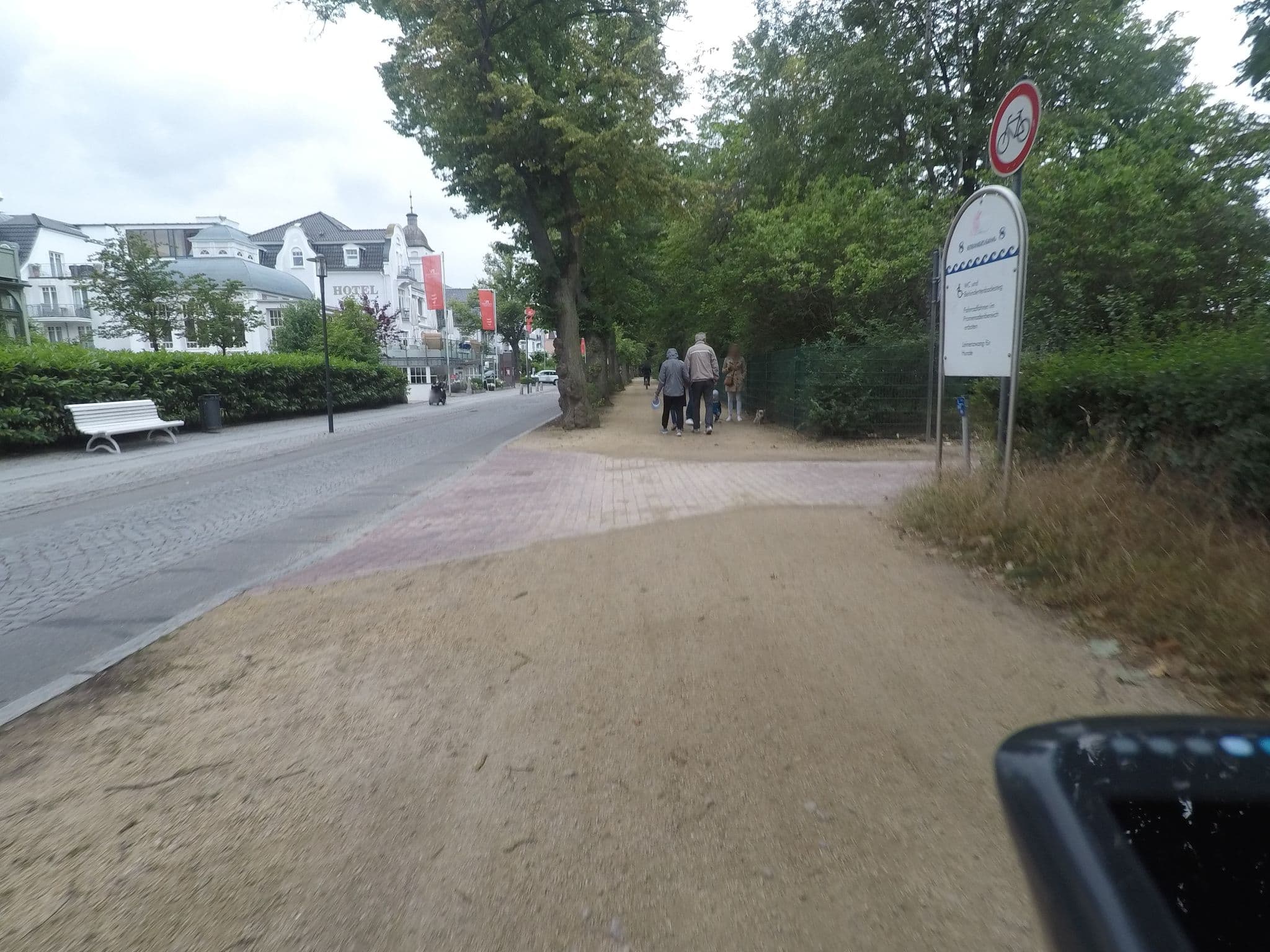 Street view near Villa Laura, Ostseebad Kühlungsborn — © mjay (CC BY-SA · Mapillary)