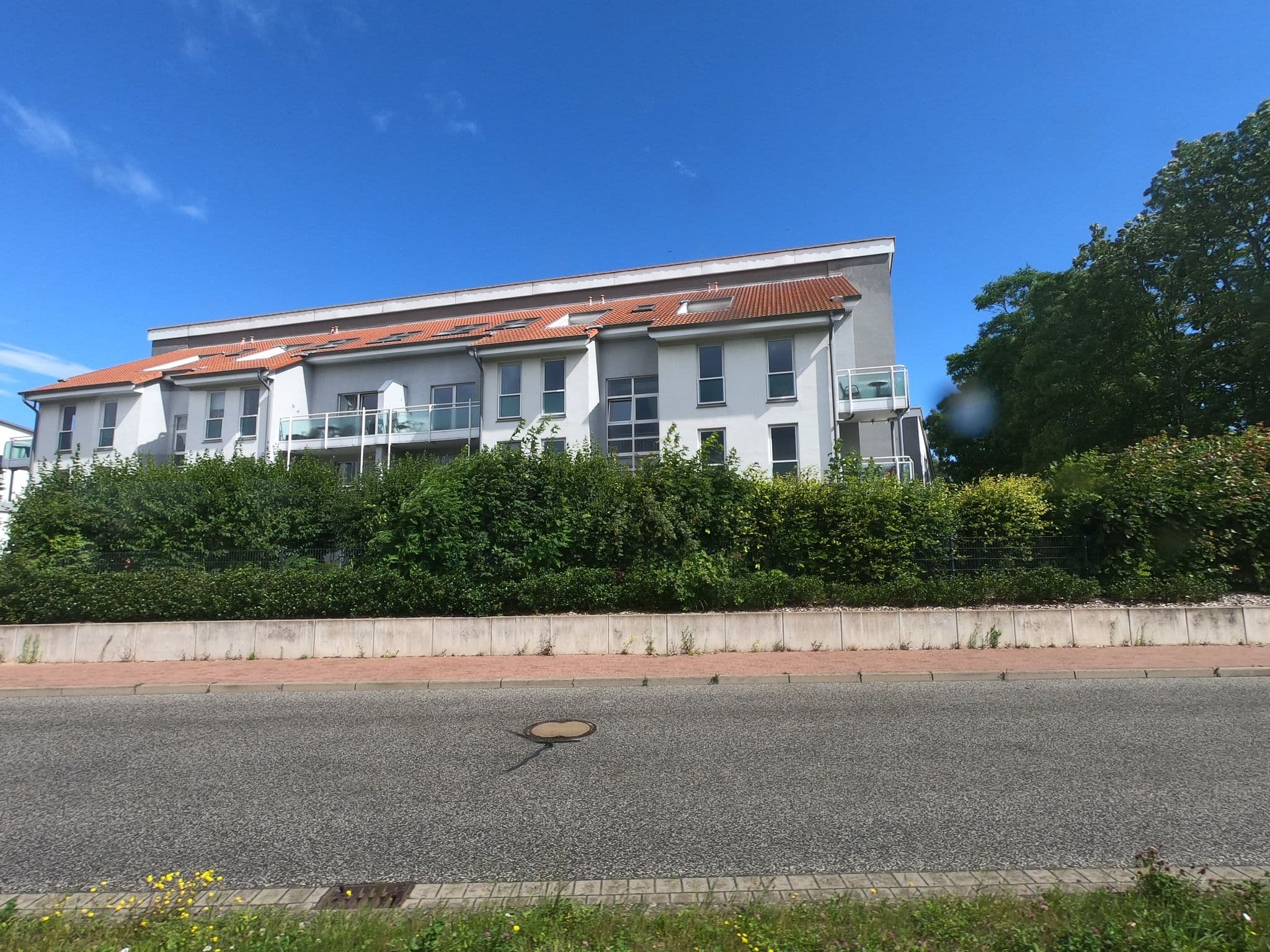 Street view near Ferienwohnung Yachthafenperle, Ostseebad Kühlungsborn — © carlheinz (CC BY-SA · Mapillary)