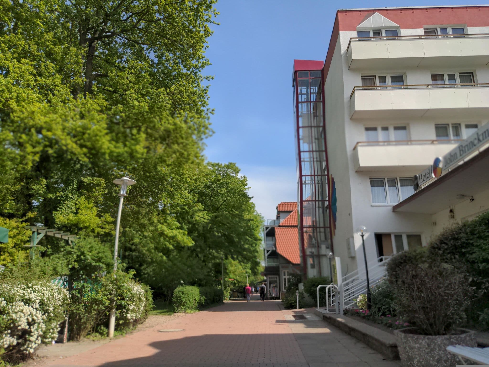 Street view near China House Betriebs- und Handels GmbH, Ostseebad Boltenhagen — © rasmustravemnd (CC BY-SA · Mapillary)
