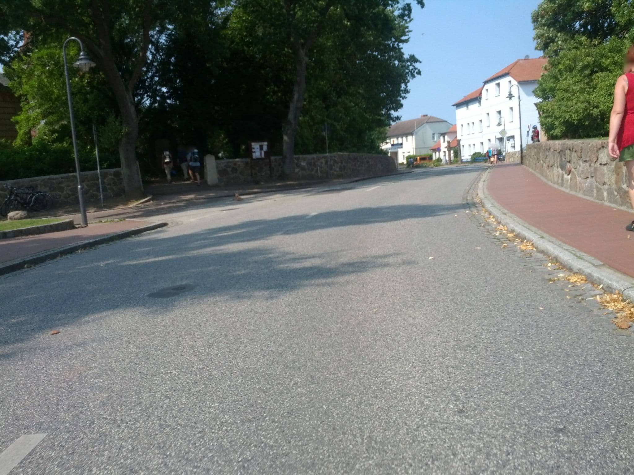 Street view near Ostsee-Steilküste Ferien am Meer, Bastorf — © zoegglmeyr (CC BY-SA · Mapillary)