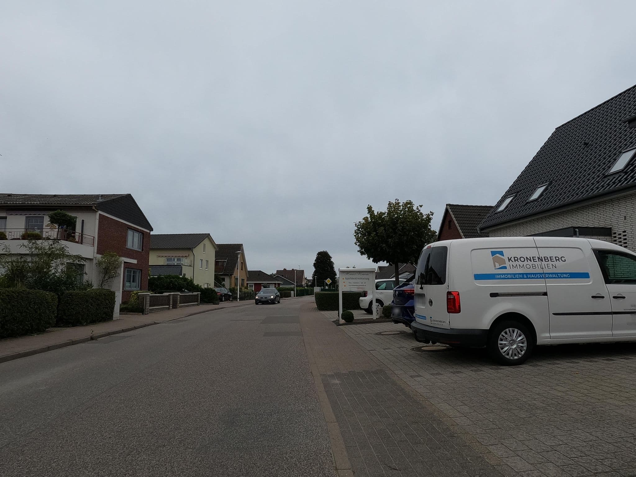 Street view near Apartmentvermietung Kronenberg R. und B., Grömitz — © chuck (CC BY-SA · Mapillary)