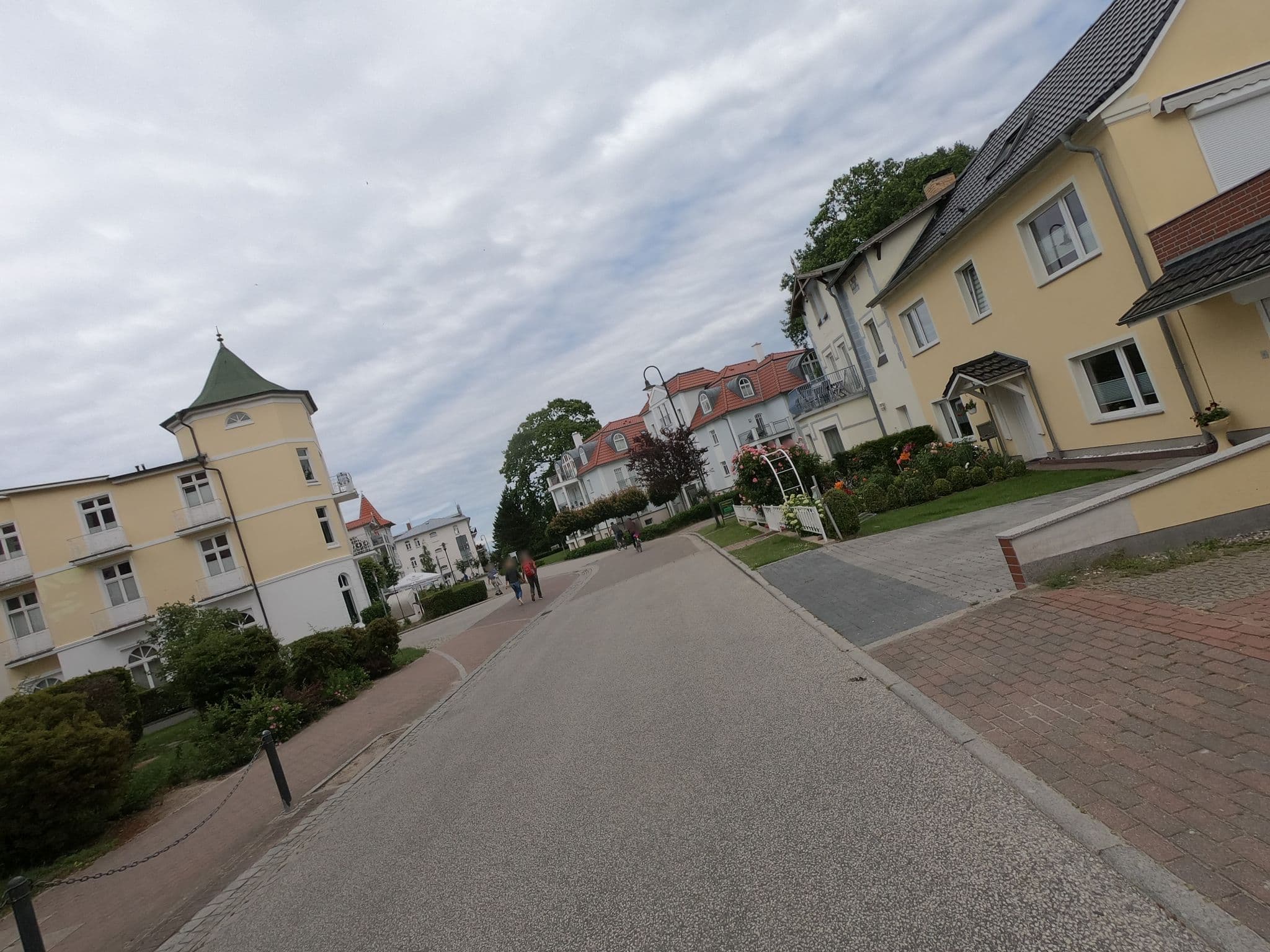 Street view near Appartementhaus Waldhaus, Ostseebad Kühlungsborn — © carlheinz (CC BY-SA · Mapillary)