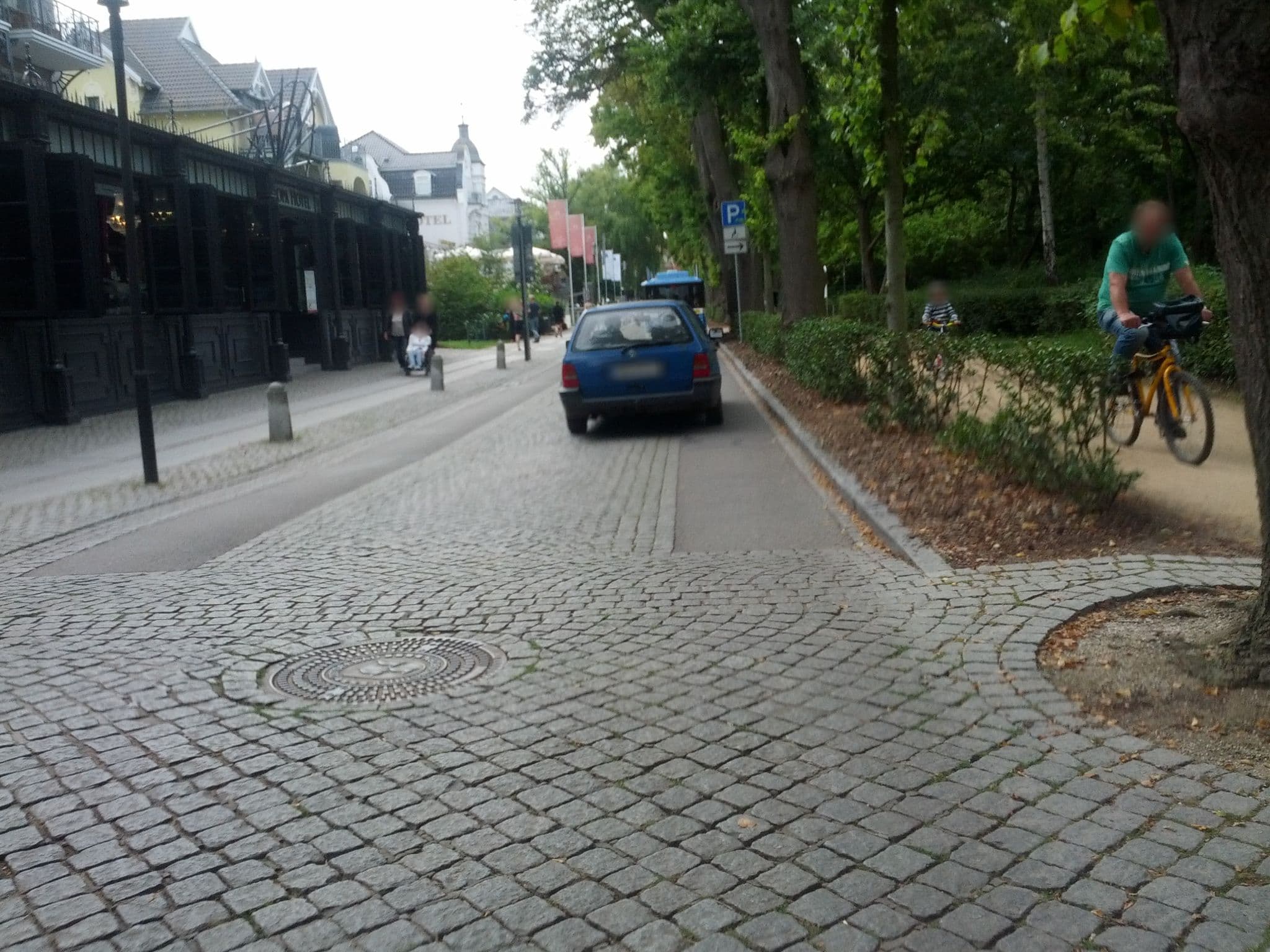 Street view near Hotel Europa, Ostseebad Kühlungsborn — © zoegglmeyr (CC BY-SA · Mapillary)
