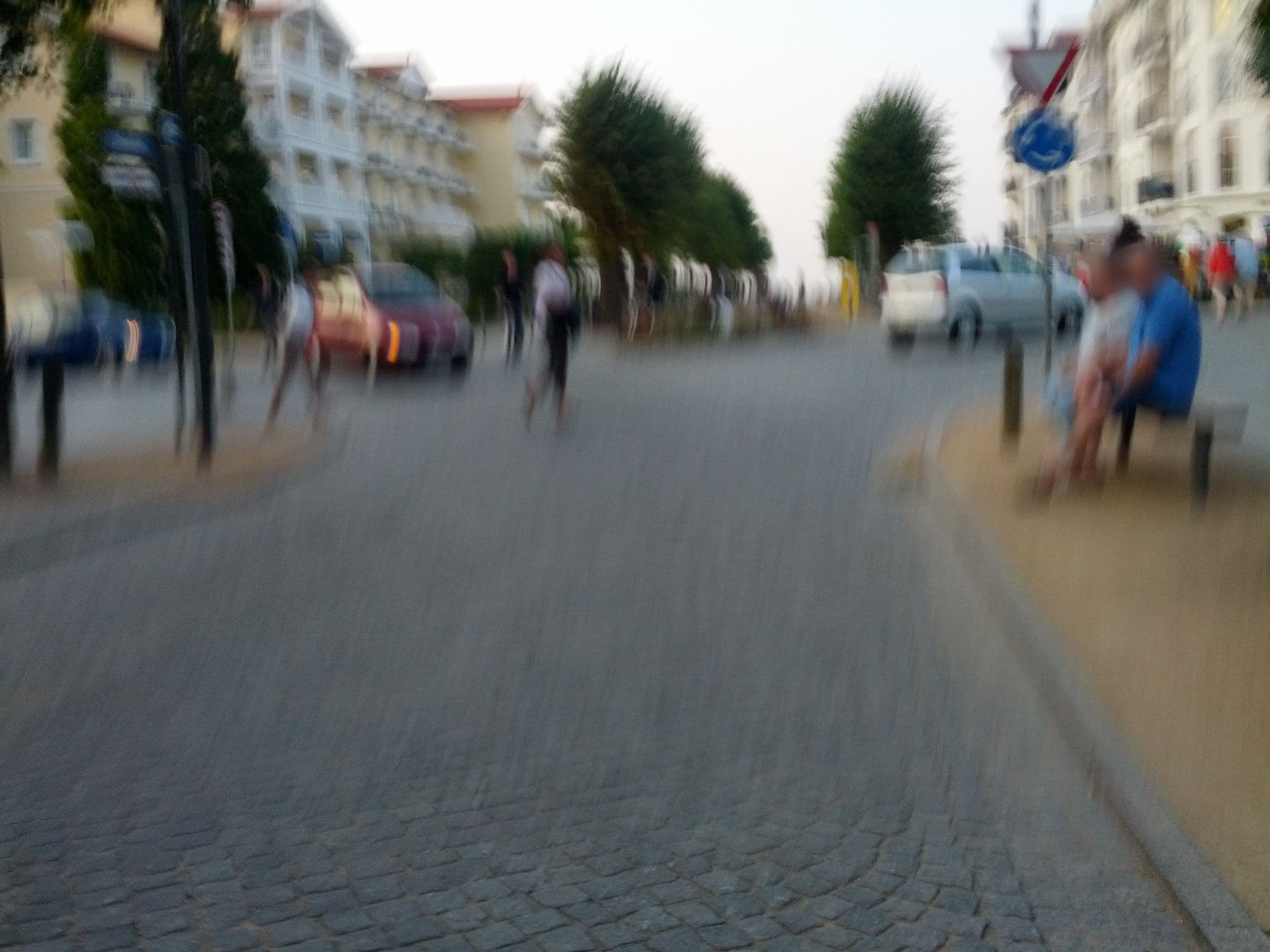 Street view near Hotel & Ferienappartements "Wilhelmine", Ostseebad Kühlungsborn — © zoegglmeyr (CC BY-SA · Mapillary)