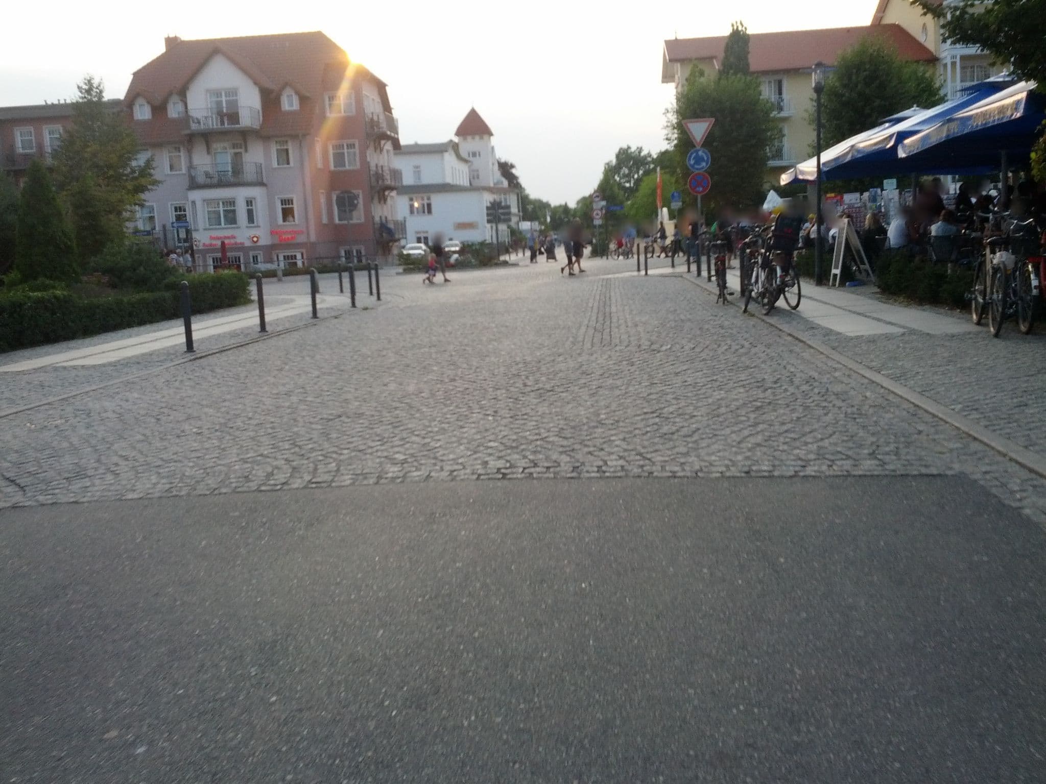 Street view near Villa Hanse, Ostseebad Kühlungsborn — © zoegglmeyr (CC BY-SA · Mapillary)