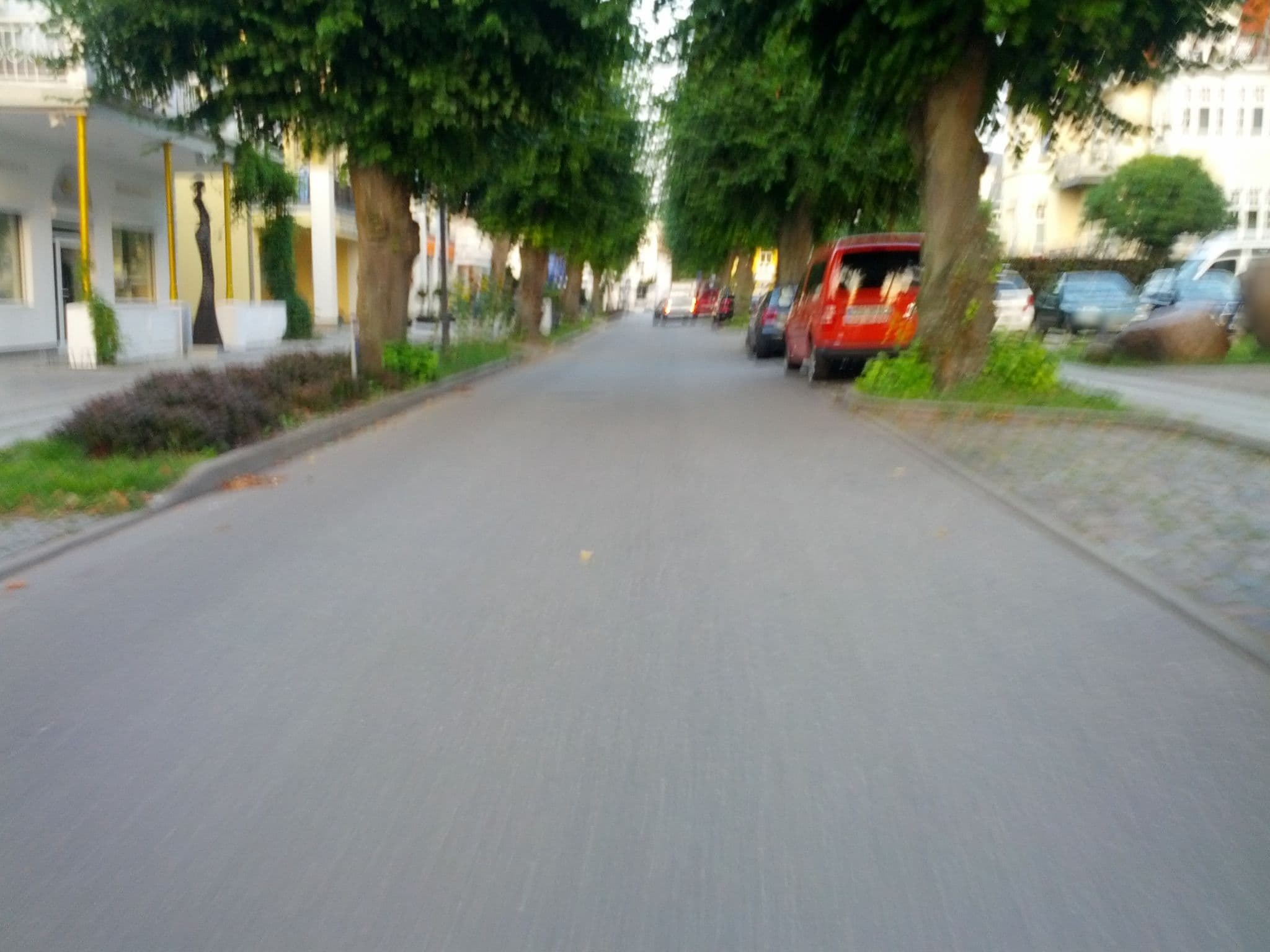 Street view near Jugendgästehaus Kühlungsborn, Ostseebad Kühlungsborn — © zoegglmeyr (CC BY-SA · Mapillary)
