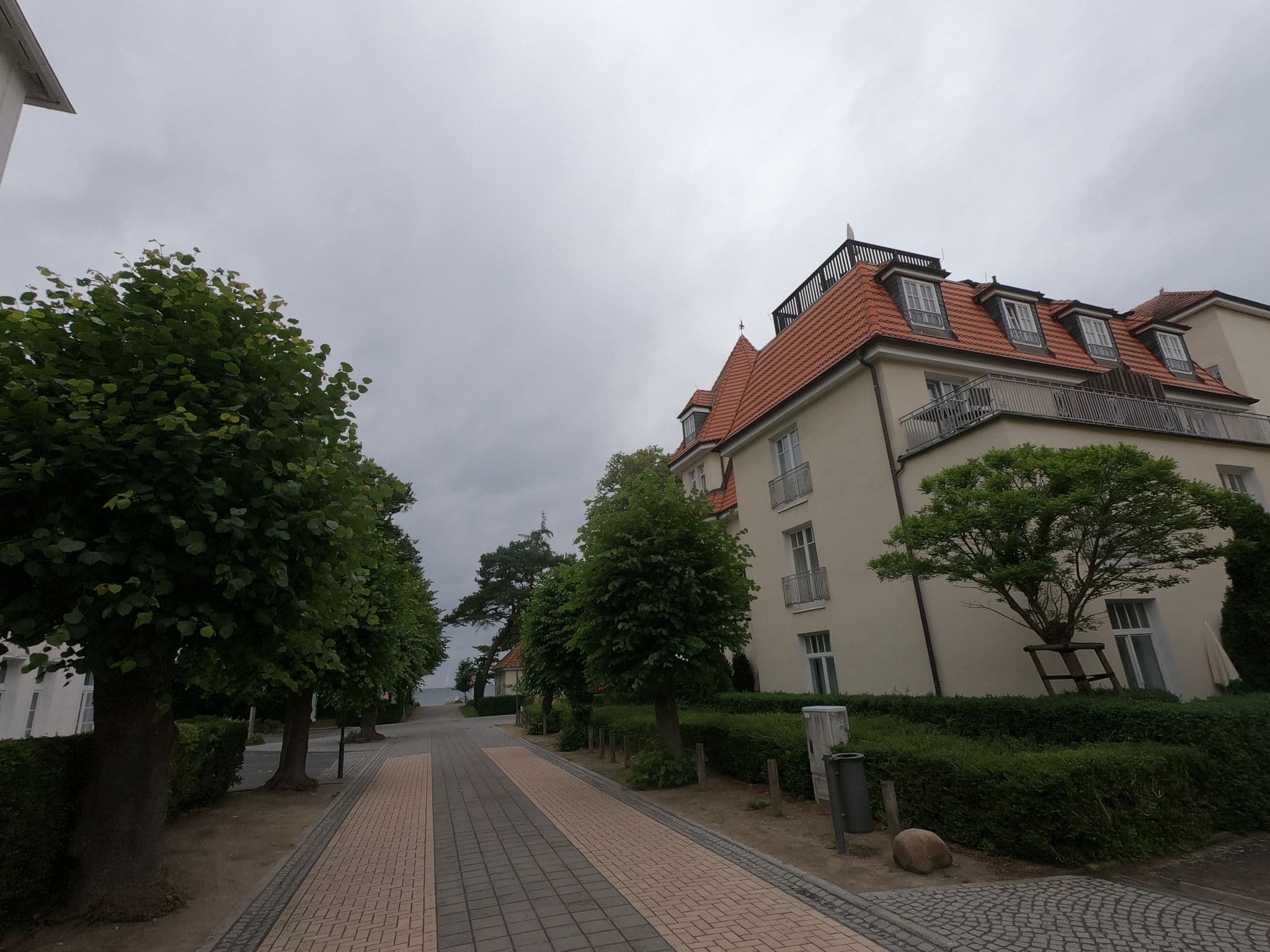 Street view near Kühn Hotelbetriebe, Ostseebad Kühlungsborn — © carlheinz (CC BY-SA · Mapillary)