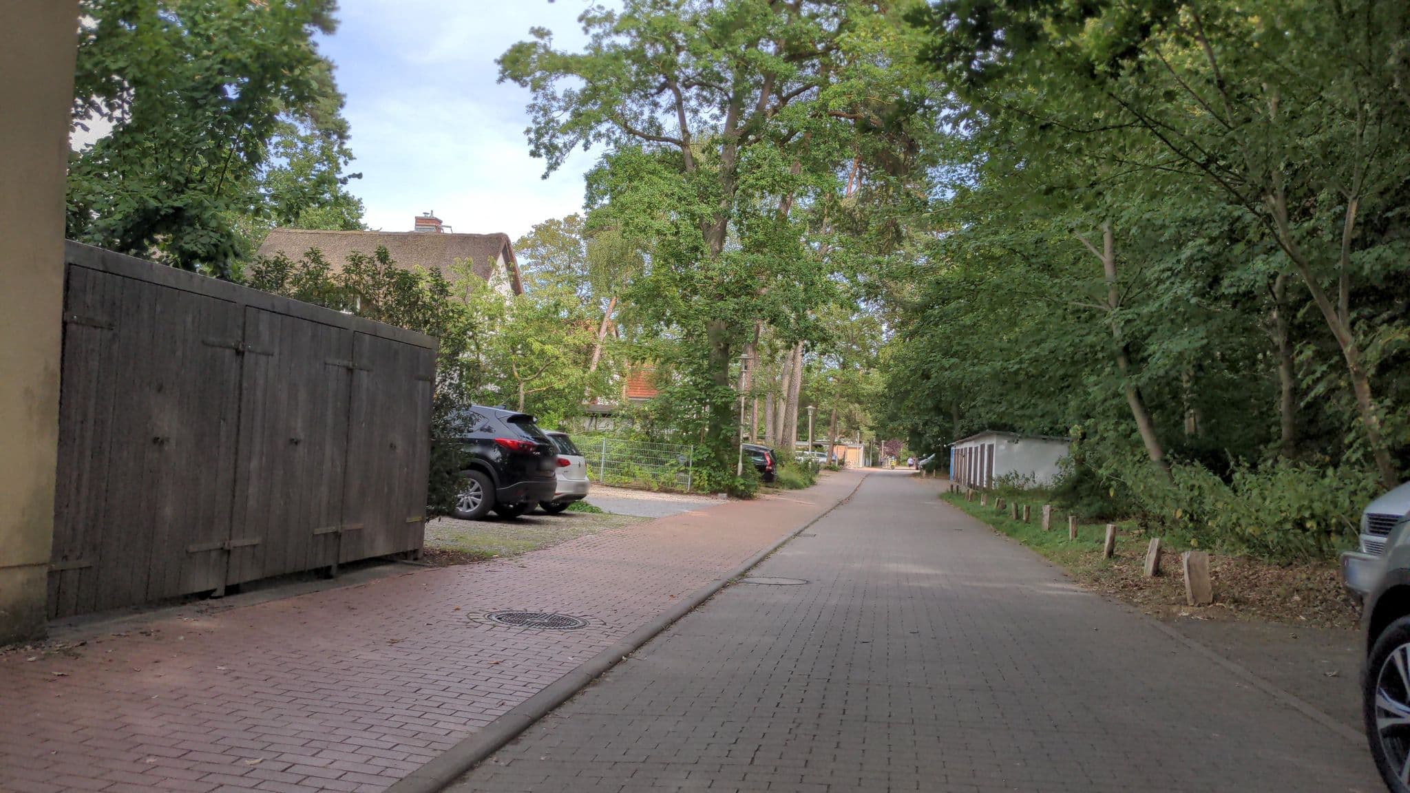Street view near Aura-Hotel "Ostseeperlen" Boltenhagen - Haus Seeschlösschen, Ostseebad Boltenhagen — © rasmustravemnd (CC BY-SA · Mapillary)