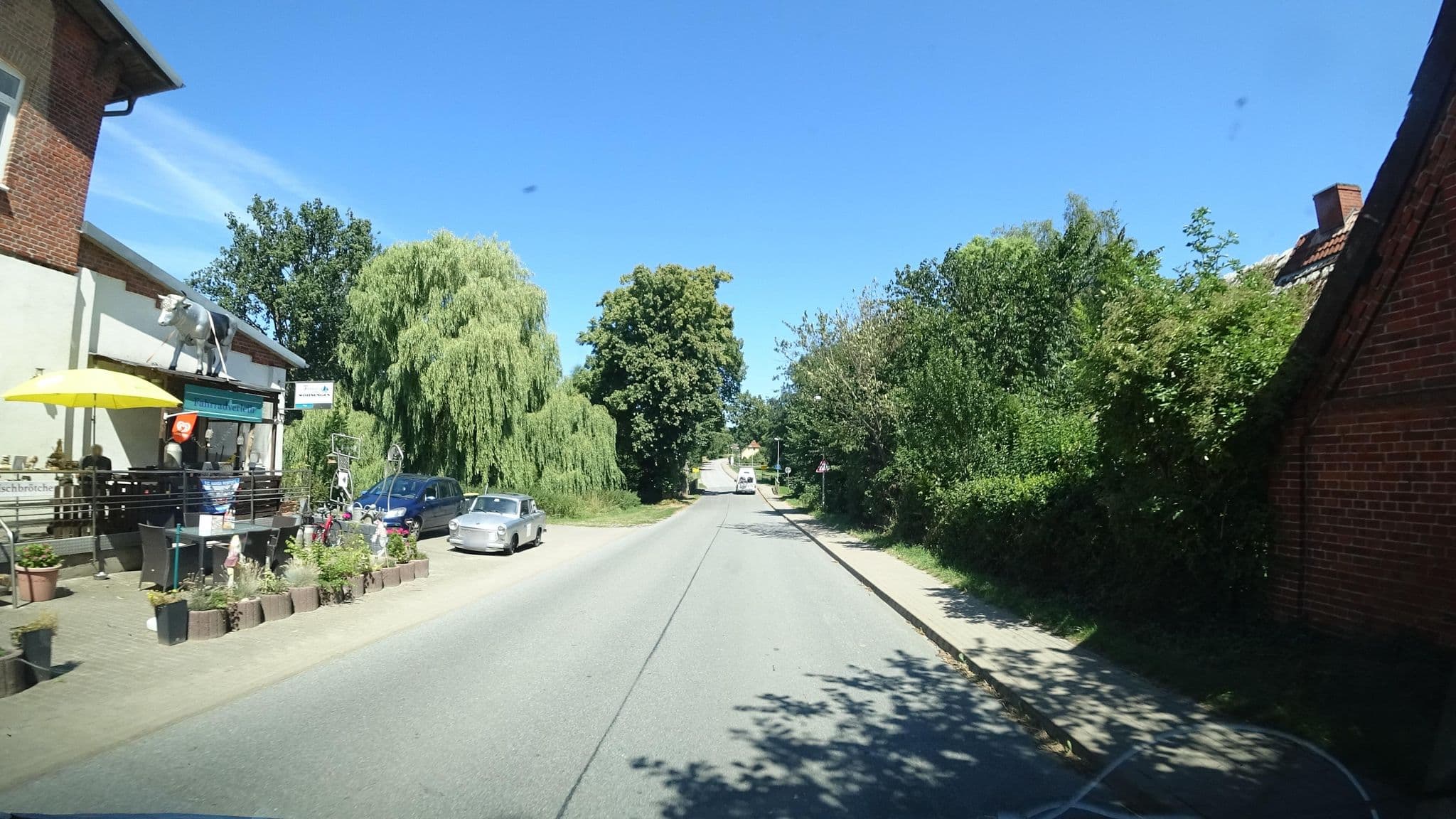 Street view near Cafe 29, Alte Molkerei, Blowatz — © flohoff (CC BY-SA · Mapillary)
