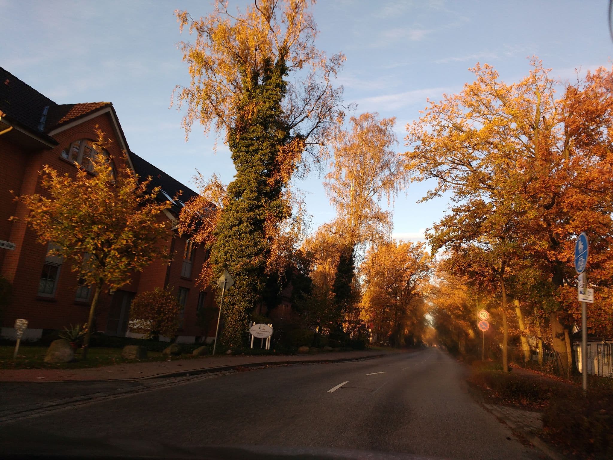 Street view near Evangelisches Familienferiendorf, Ostseebad Boltenhagen — © thetornado76 (CC BY-SA · Mapillary)