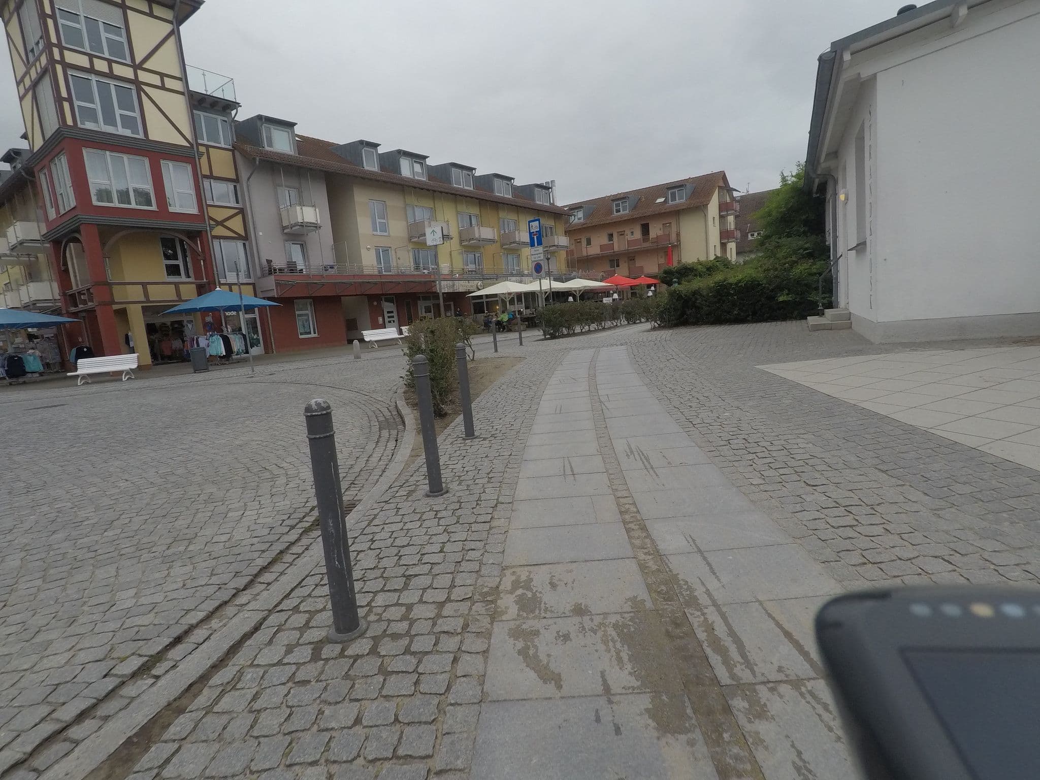 Street view near Appartementanlage Ostseeblick, Ostseebad Kühlungsborn — © mjay (CC BY-SA · Mapillary)