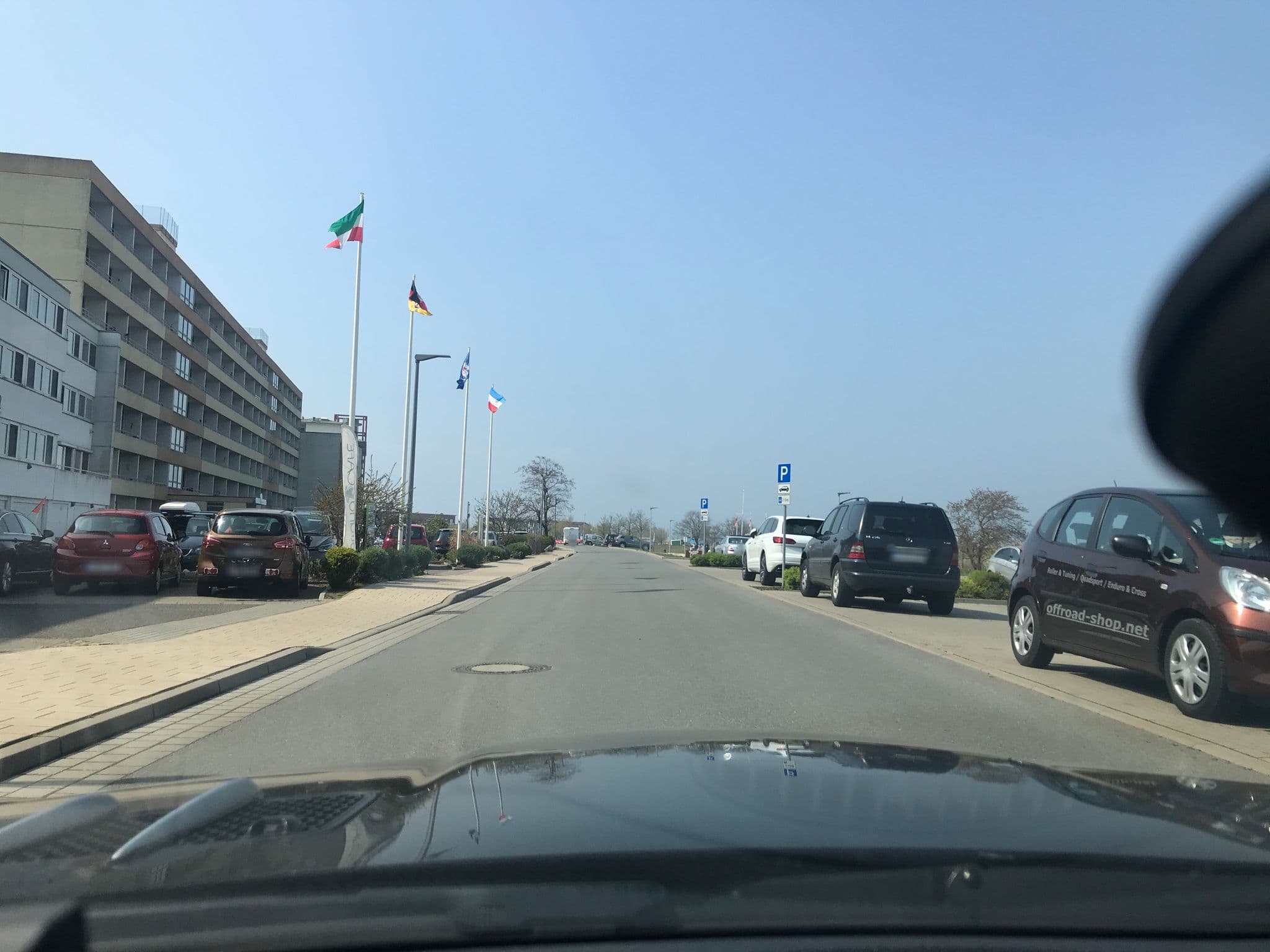 Street view near Strandhotel Heiligenhafen, Heiligenhafen — © saschahaberkorn (CC BY-SA · Mapillary)