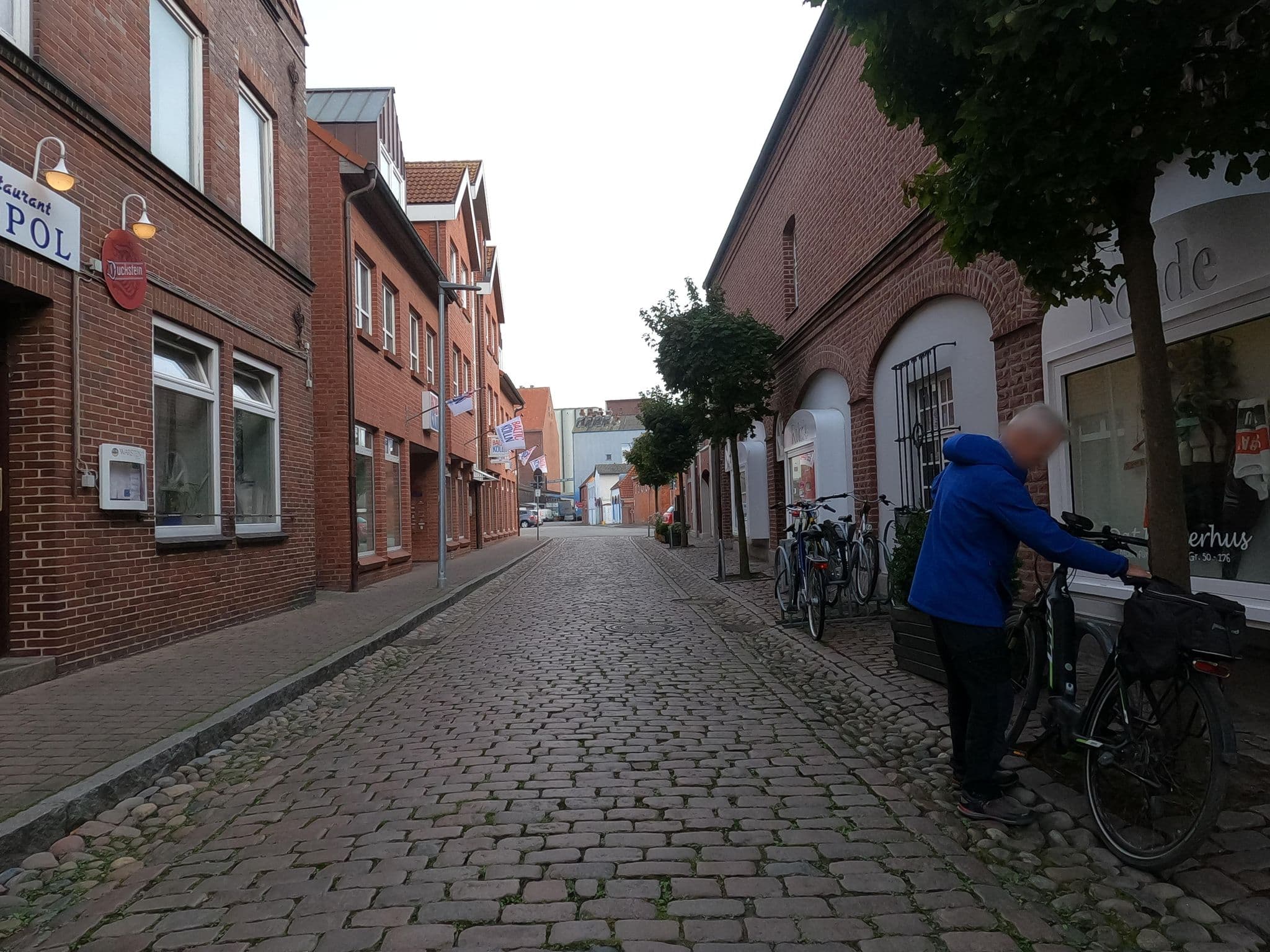 Street view near Hotel und Restaurant Nordpol, Heiligenhafen — © chuck (CC BY-SA · Mapillary)