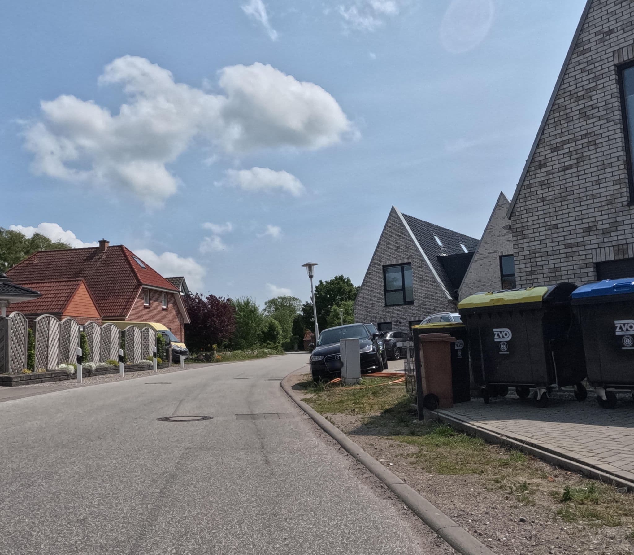 Street view near Haus am Dorfteich, Fehmarn — © chuck (CC BY-SA · Mapillary)