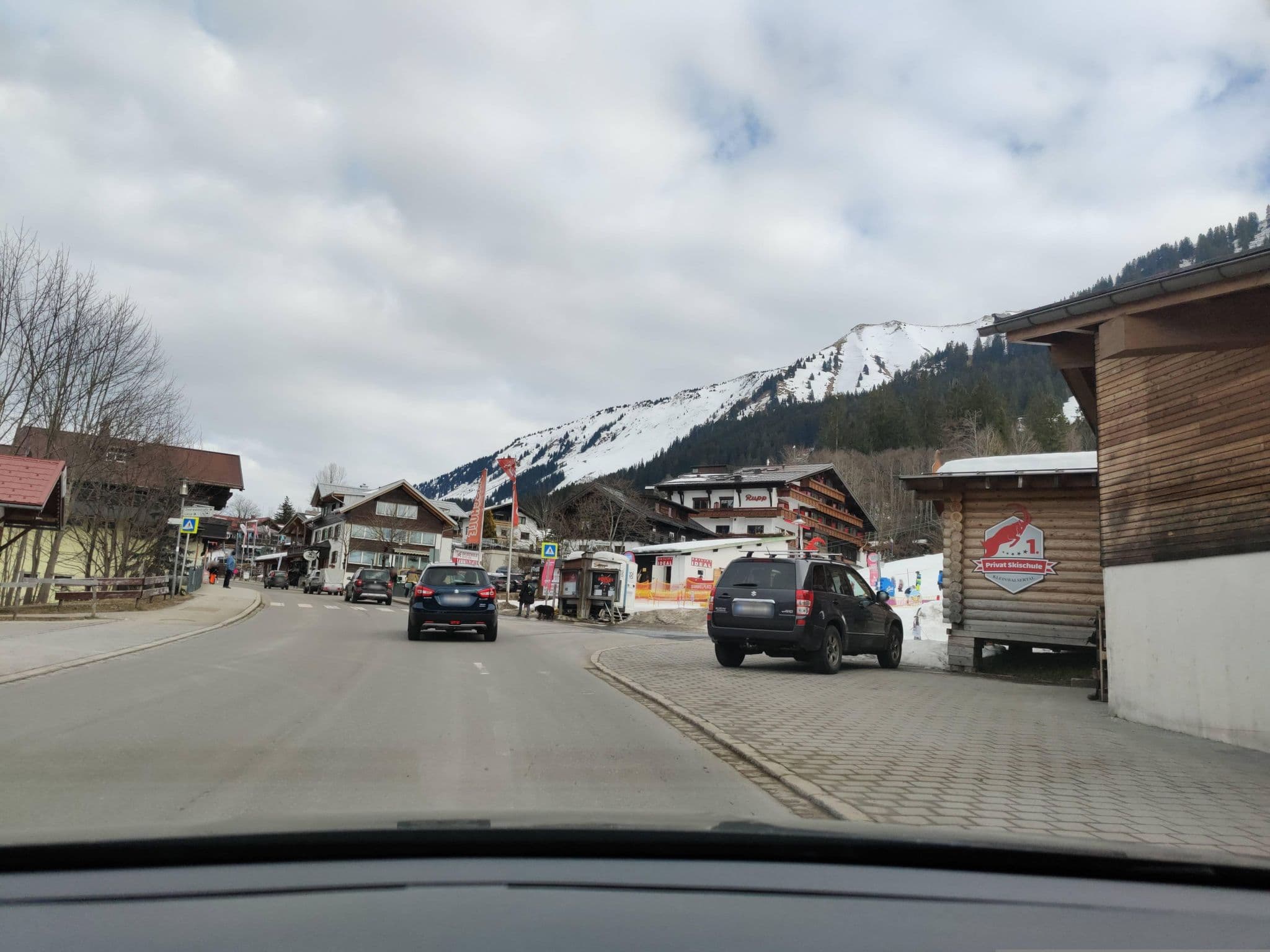 Street view near Ferienhof Stephanie, Riezlern — © littlefool (CC BY-SA · Mapillary)