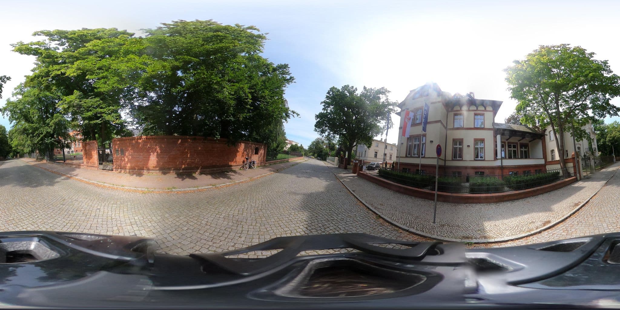 Street view near Potsdamer Privathotels, Potsdam — © Till_btn (CC BY-SA · Mapillary)