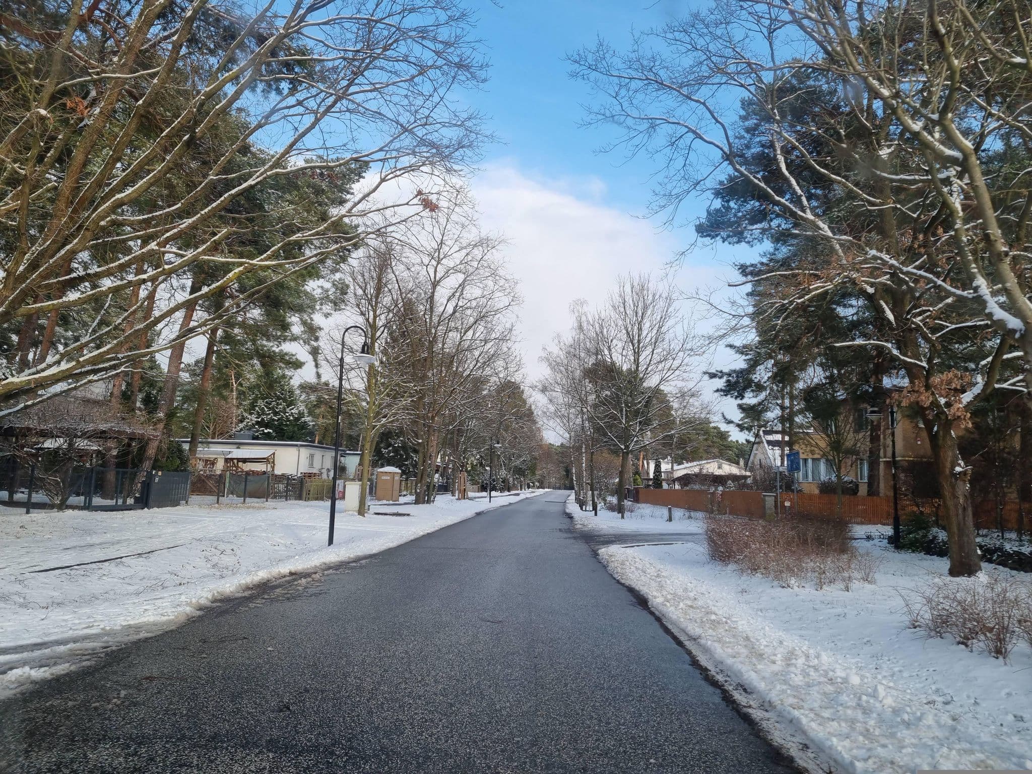 Street view near Oskar und Elke Fiedler, Potsdam — © dsmm (CC BY-SA · Mapillary)