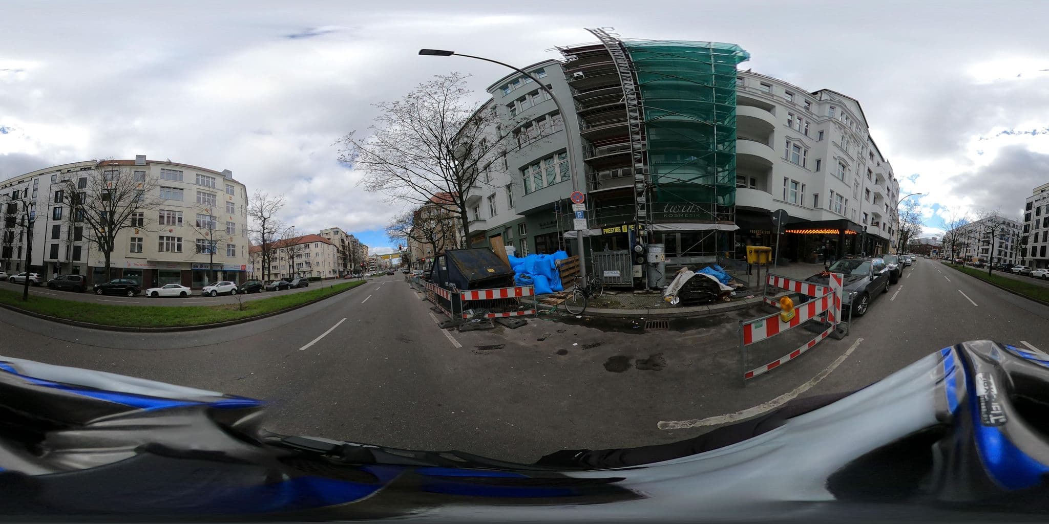 Street view near Hotel Savigny, Halensee — © eserte (CC BY-SA · Mapillary)