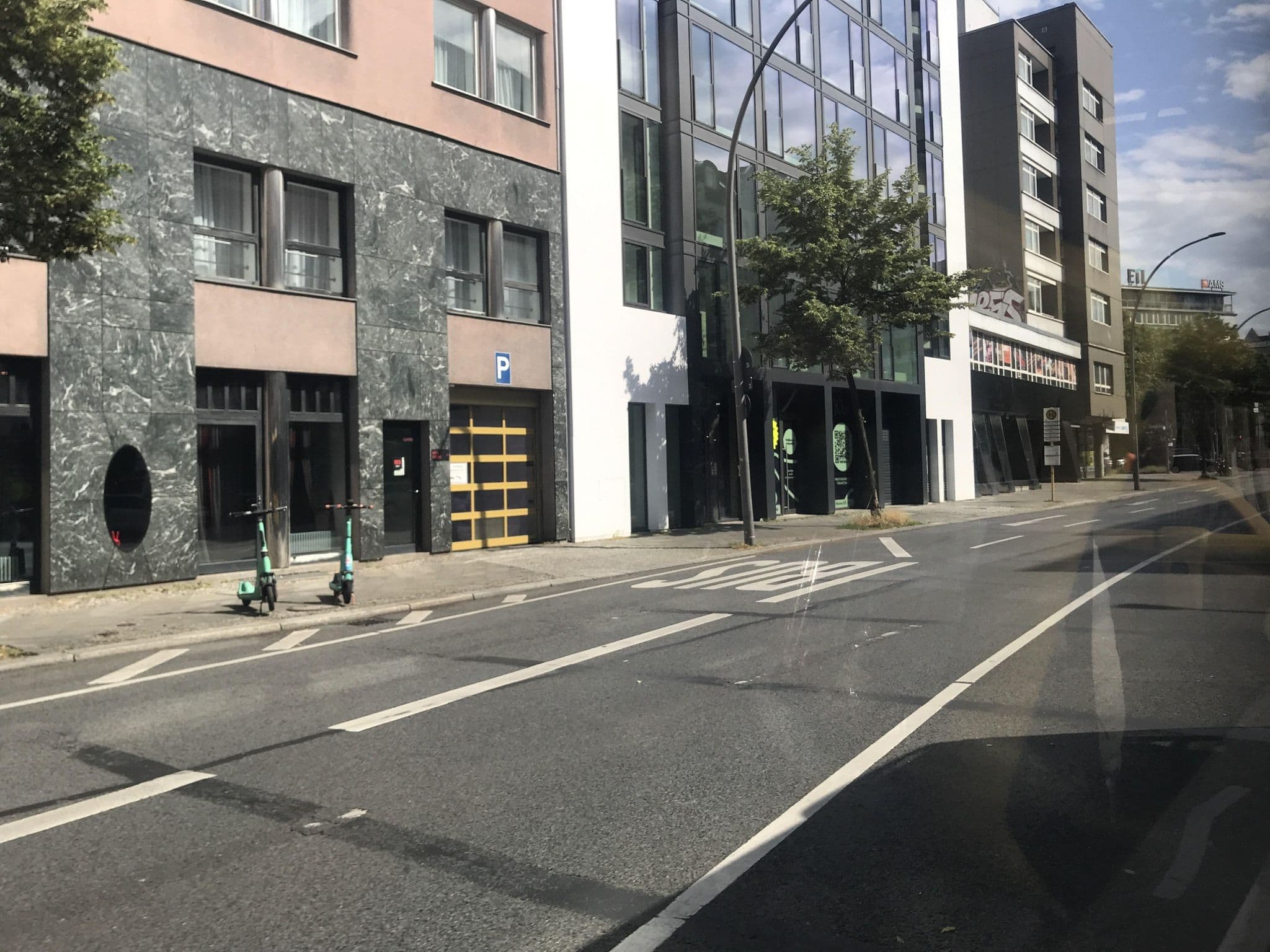 Street view near Kann nicht mehr schlafen, Schöneberg — © miguel_andrade (CC BY-SA · Mapillary)