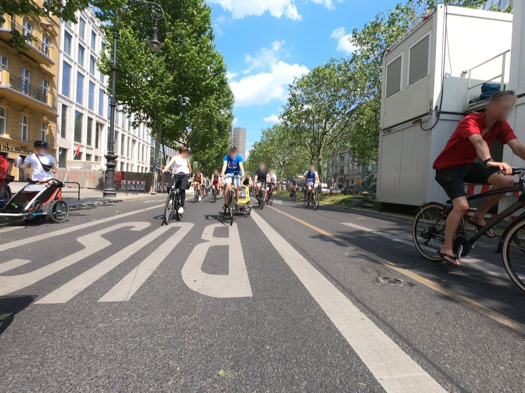 Street view near Hotel Avantgarde, Schöneberg — © carlheinz (CC BY-SA · Mapillary)