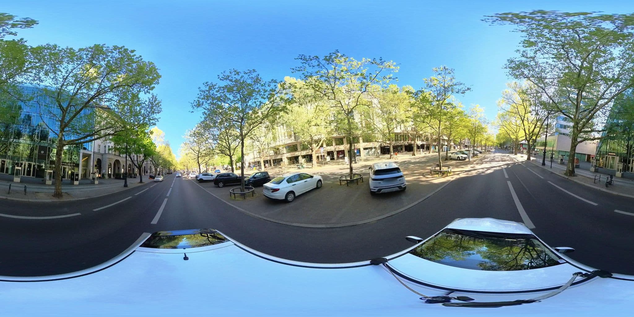Street view near Hotel Mondial am Kurfürstendamm, Schöneberg — © osmplus_org (CC BY-SA · Mapillary)