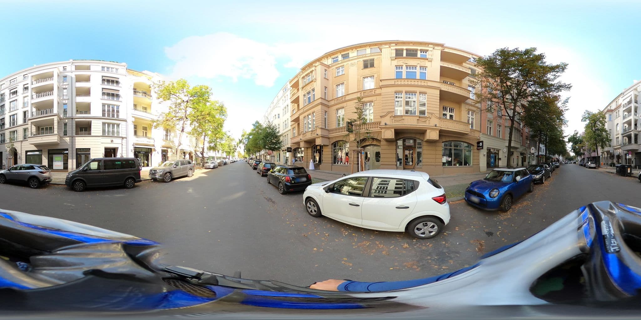Street view near Holiday Inn Garden Court Berlin Kurfürstendamm, Schöneberg — © eserte (CC BY-SA · Mapillary)