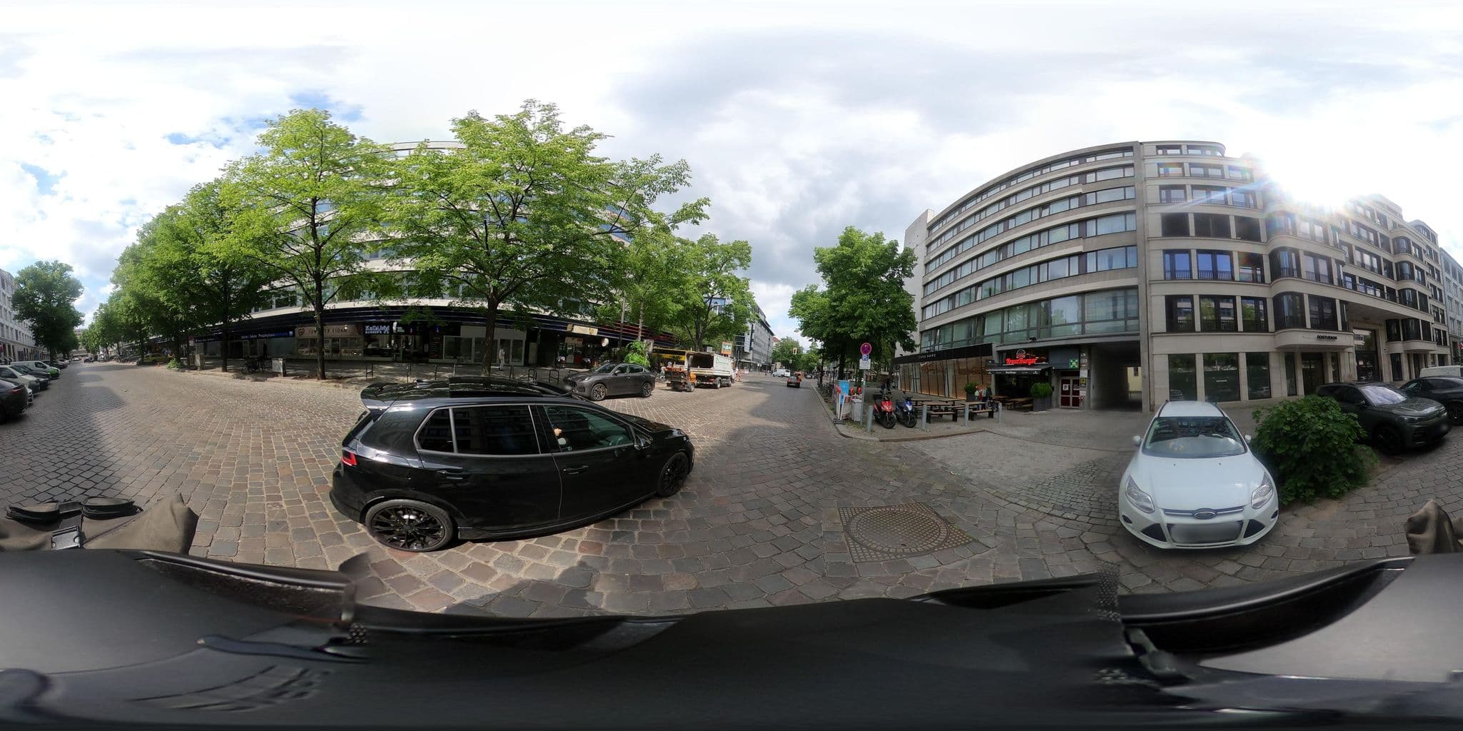 Street view near Berlin Plaza Hotel, Schöneberg — © mlvln (CC BY-SA · Mapillary)